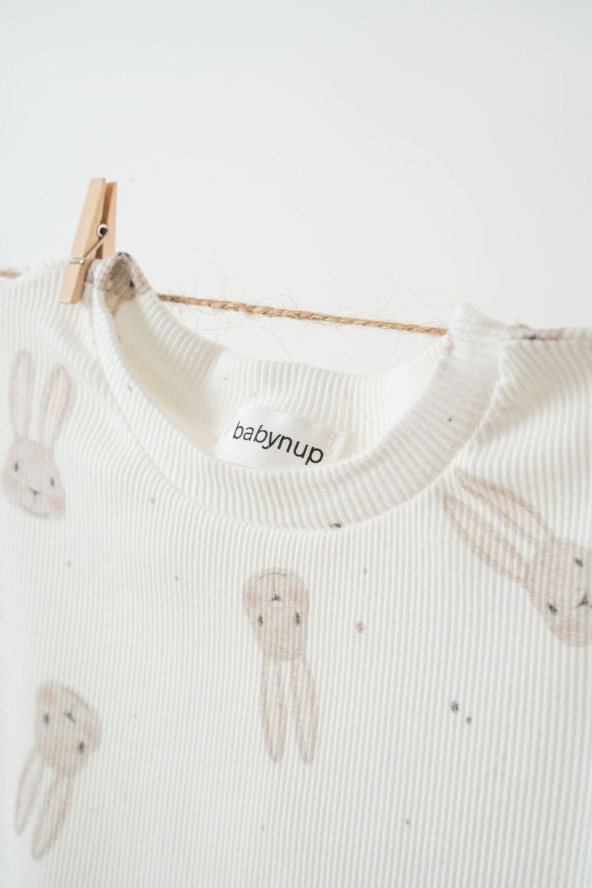 babynup Tavşan Desenli Ekru Soft Fitilli Şortlu Takım fotoğrafı 2 (önizleme)