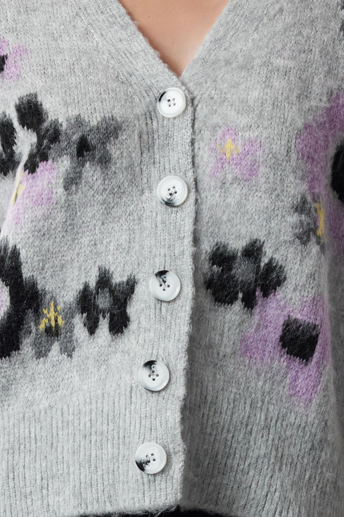 Trendyol Collection-Gray Floral Patterned Soft Knitwear Cardigan - TWOAW25HI00284 4