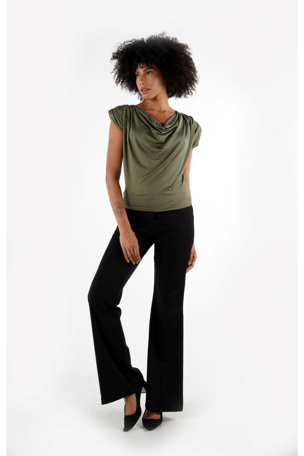 ALEXANDERGARDI-PaDDeD Degaje Collar Flowing Blouse - B24-00181 2
