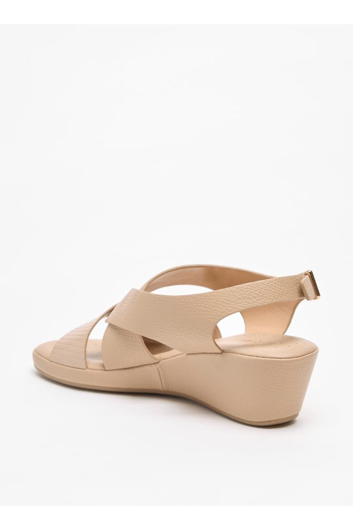 Le Confort-Textured Cross Strap Sandals with Wedge Heels and Buckle Closure 2