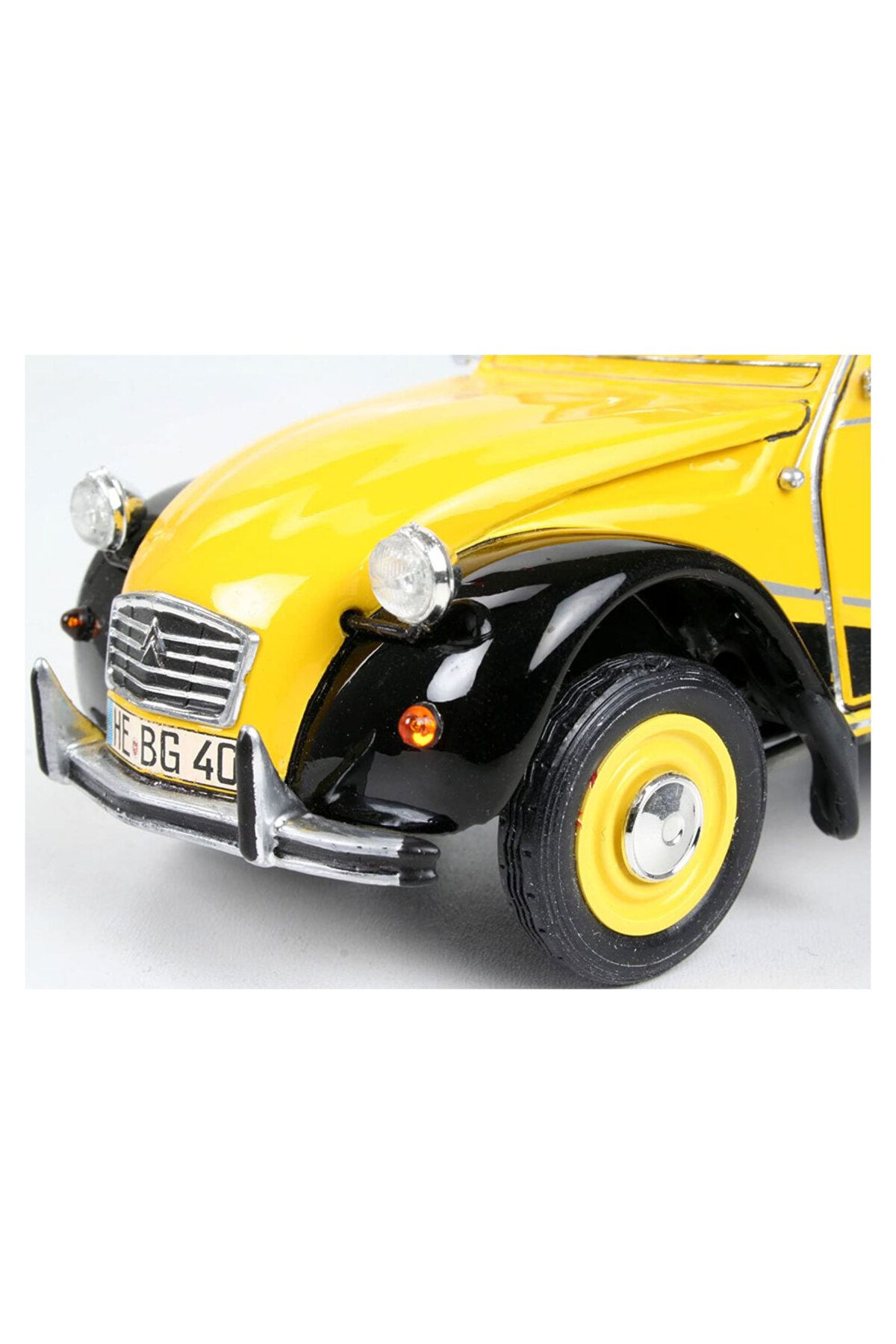 ماکت مردانه و زنانه مدل 1:24 Citroen 2CV 7095 REVELL