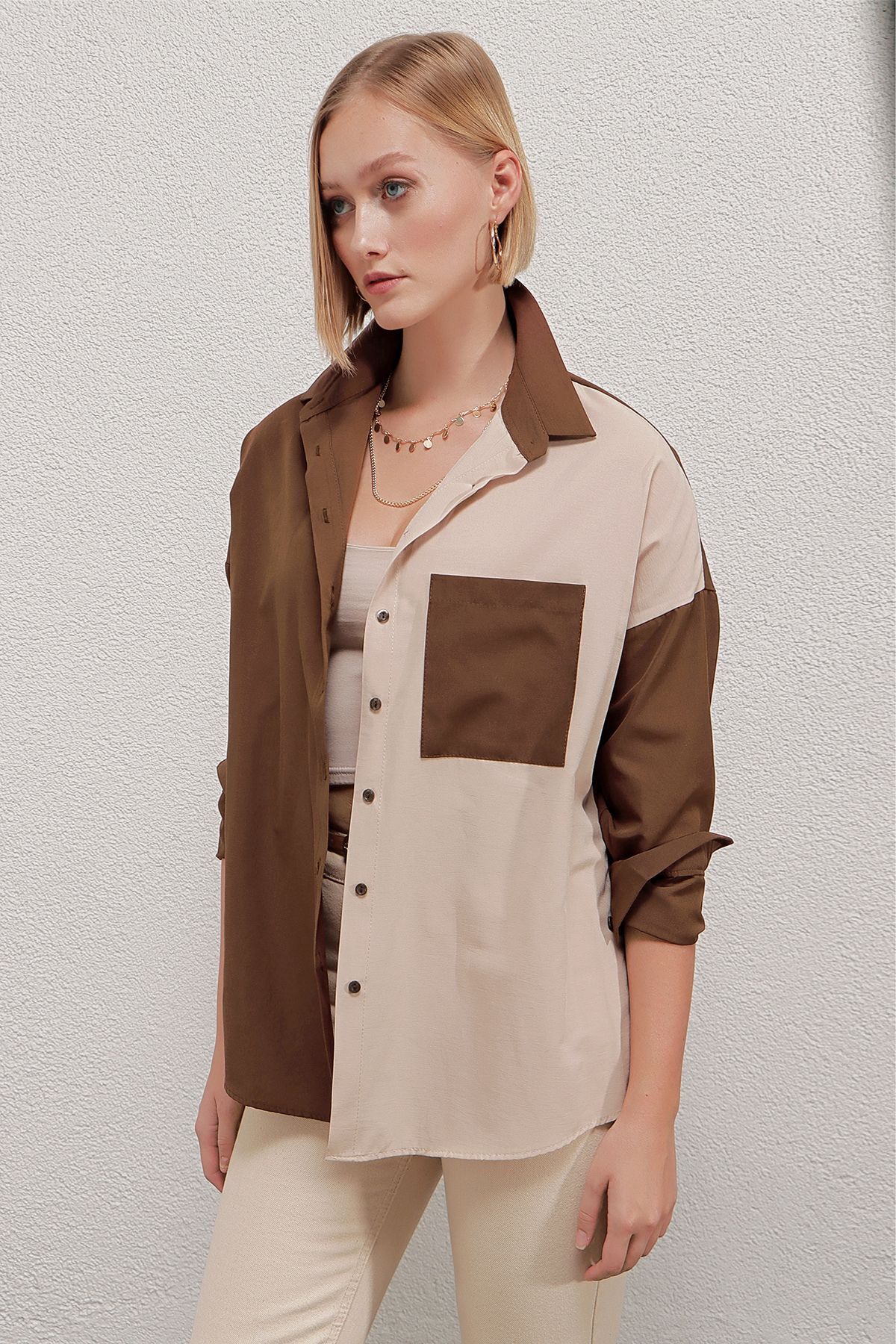 https://cdn.dsmcdn.com/ty1479/product/media/images/prod/QC/20240813/22/529f9f93-0cf2-39f0-8bfb-5e1b916a359e/1_org_zoom.jpg