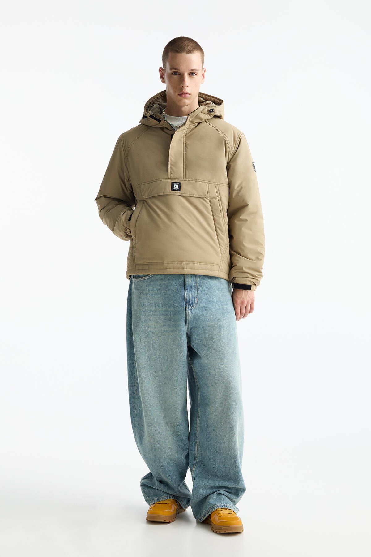 کاپشن کلاه‌دار با جیب کانگورویی از برند پل اند بیر  Pull & Bear