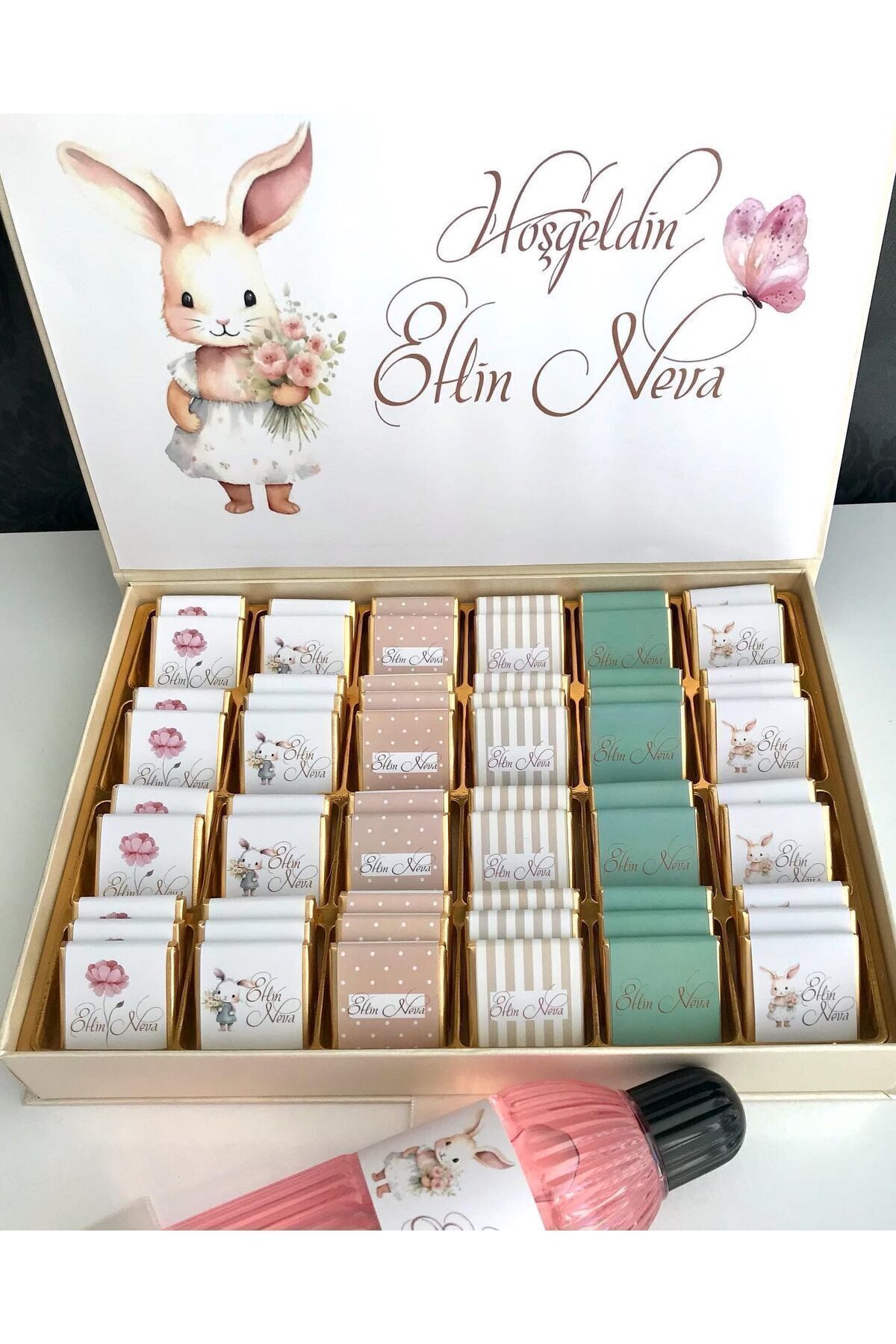 Minemiss Tasarım Kutulu İsme Özel Tasarımlı Kız-Erkek Bebek Çikolatası 60 Adet Dogum-Yaş Günü-Hediyelik Çikolata fotoğrafı 6 (önizleme)