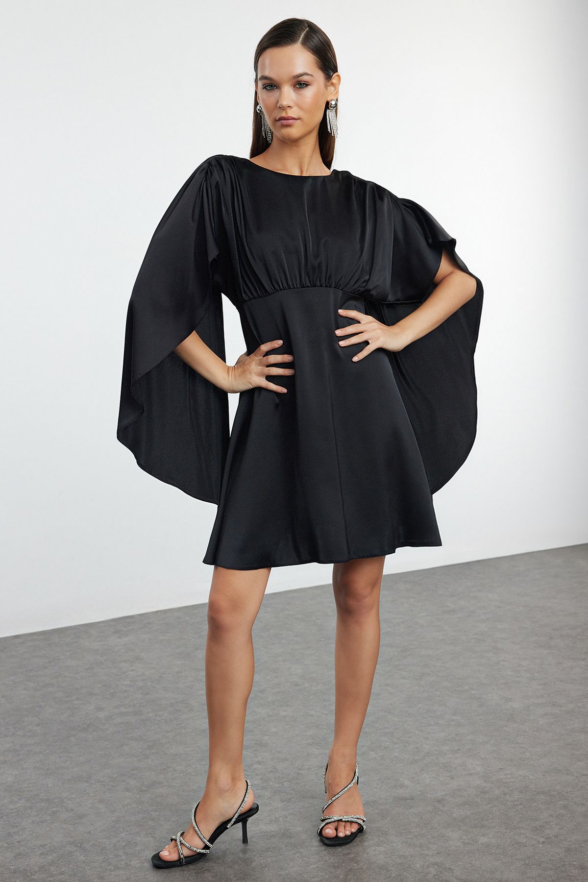 Trendyol Collection Czarna Peleryna, Szczegółowa, Tkana Satynowa Mini Sukienka Wieczorowa, Sukienka Na Studniówkę Kobieta - 34