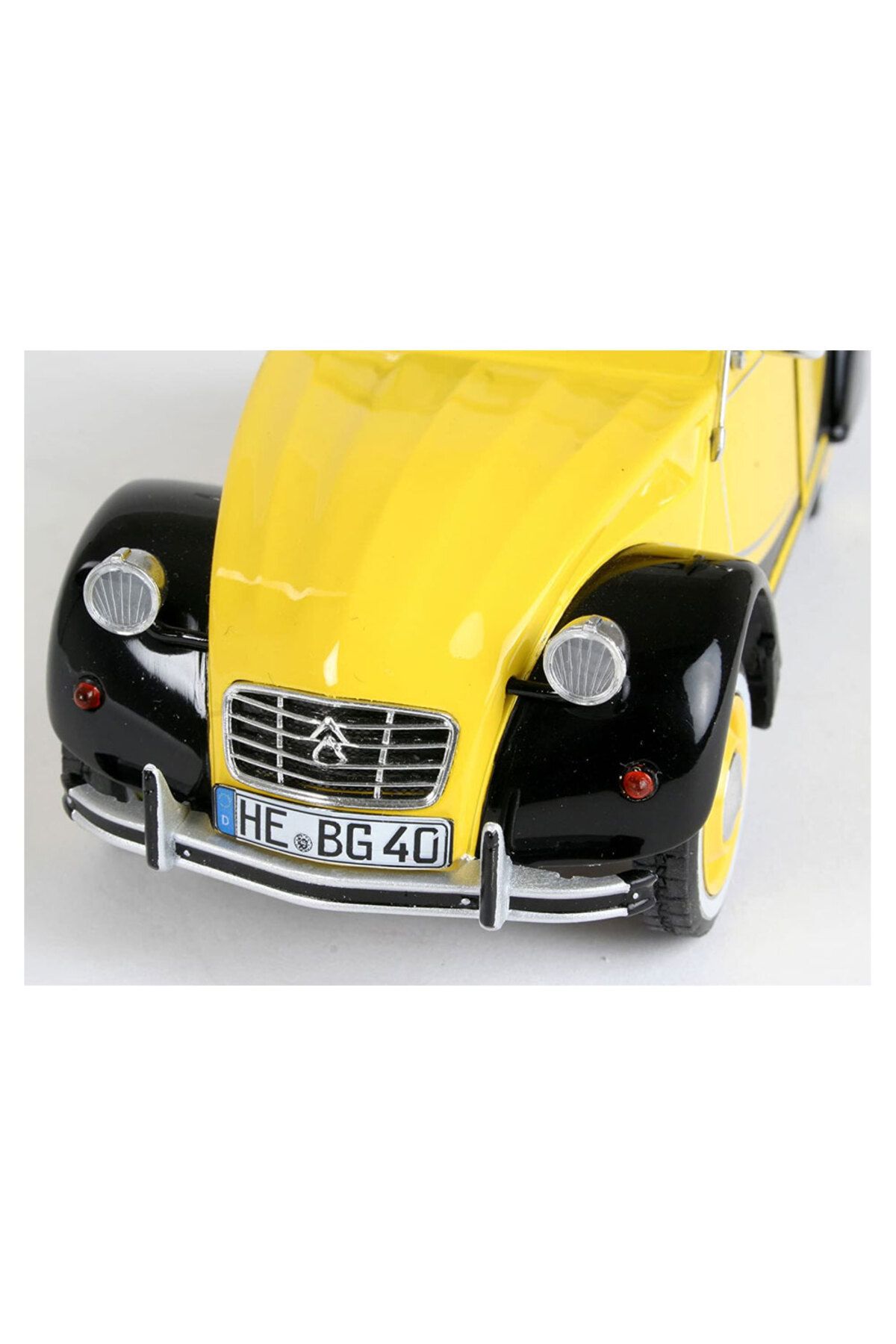 ماکت مردانه و زنانه مدل 1:24 Citroen 2CV 7095 REVELL