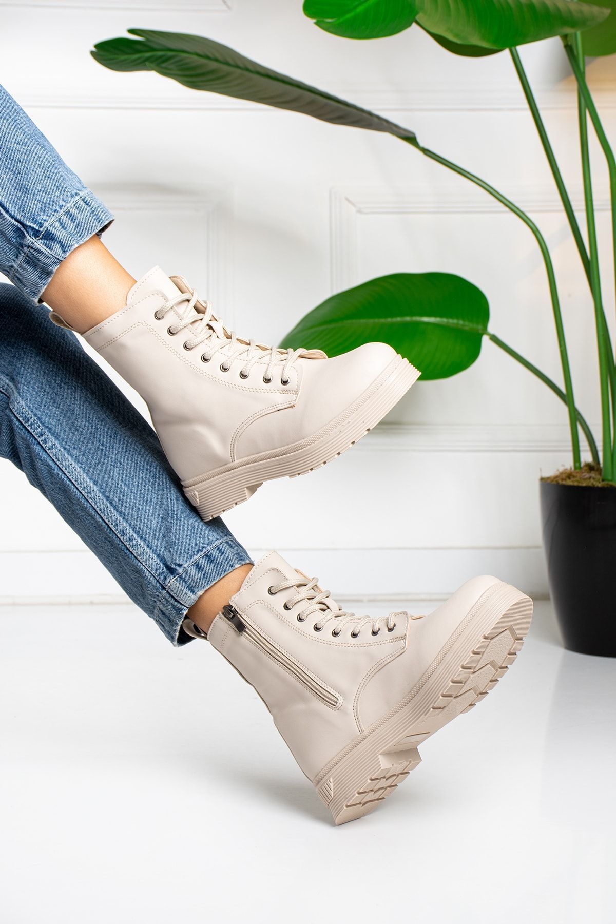 bottes zippées de couleur beige pour femmes semelle 4