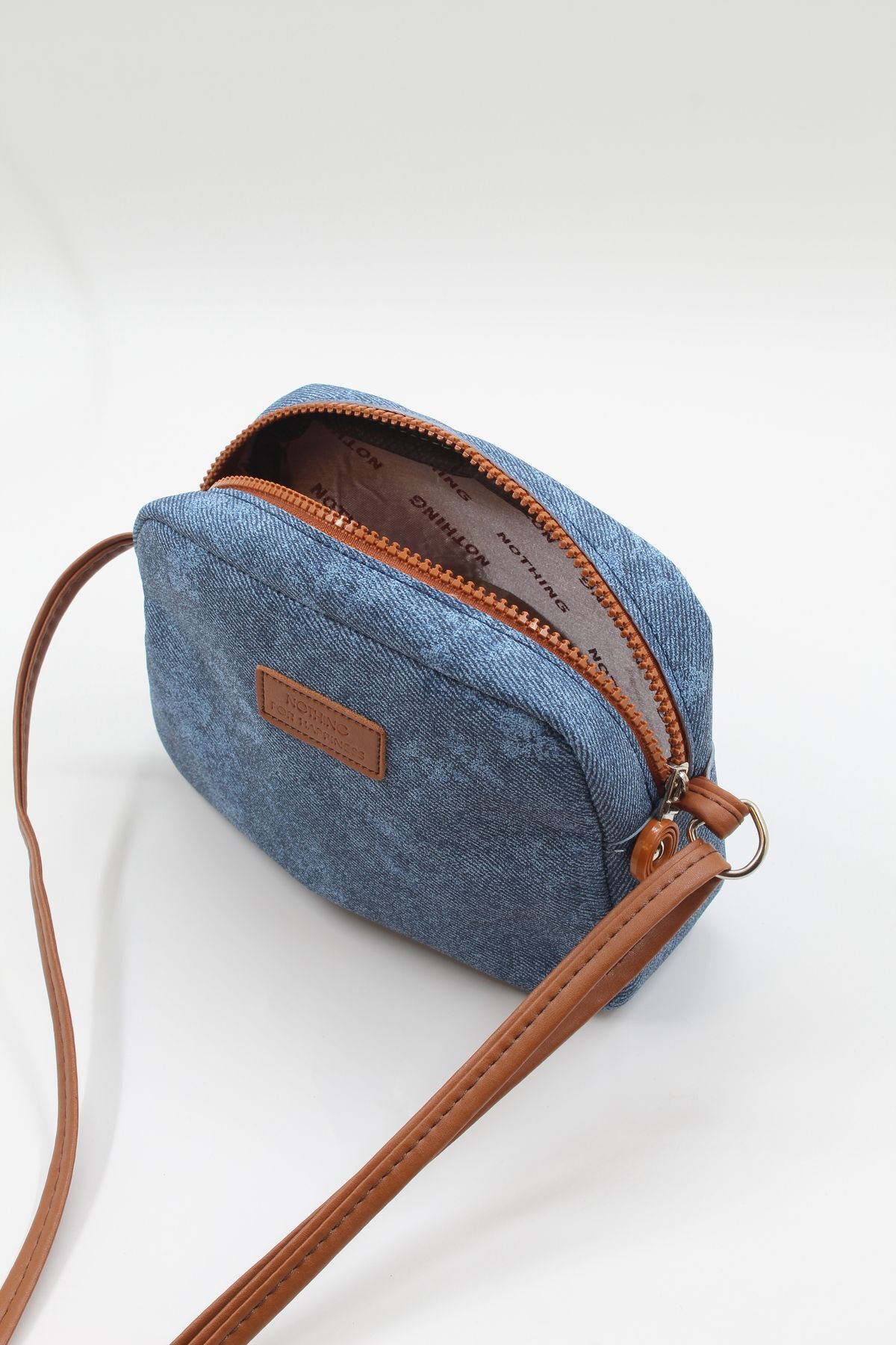 https://cdn.dsmcdn.com/ty1480/product/media/images/prod/QC/20240813/23/798722a3-9933-399f-9e62-876bfb631d44/1_org_zoom.jpg