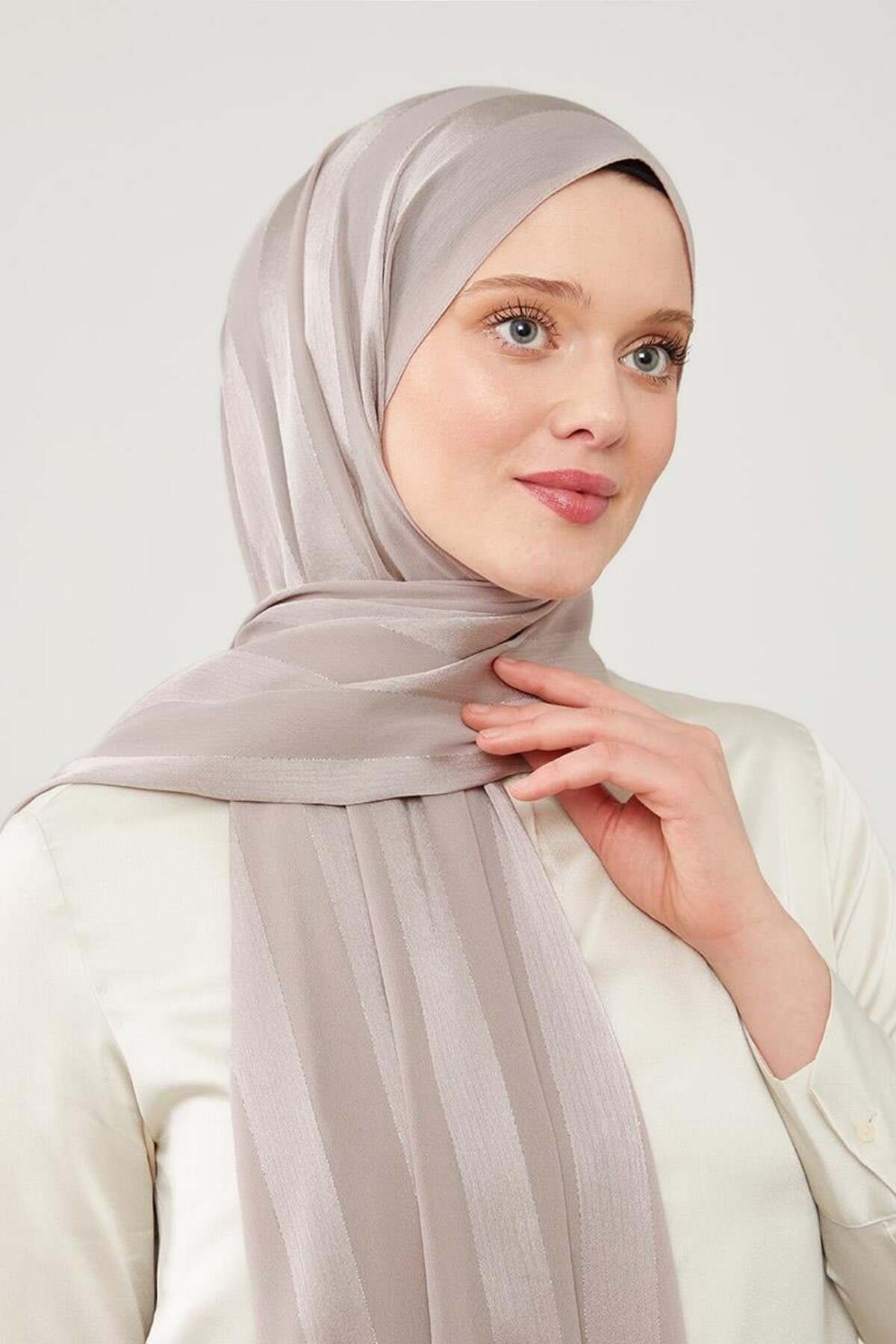 Levidor-ToKyo Patterned K.minK Glitter Stripe Shawl 2