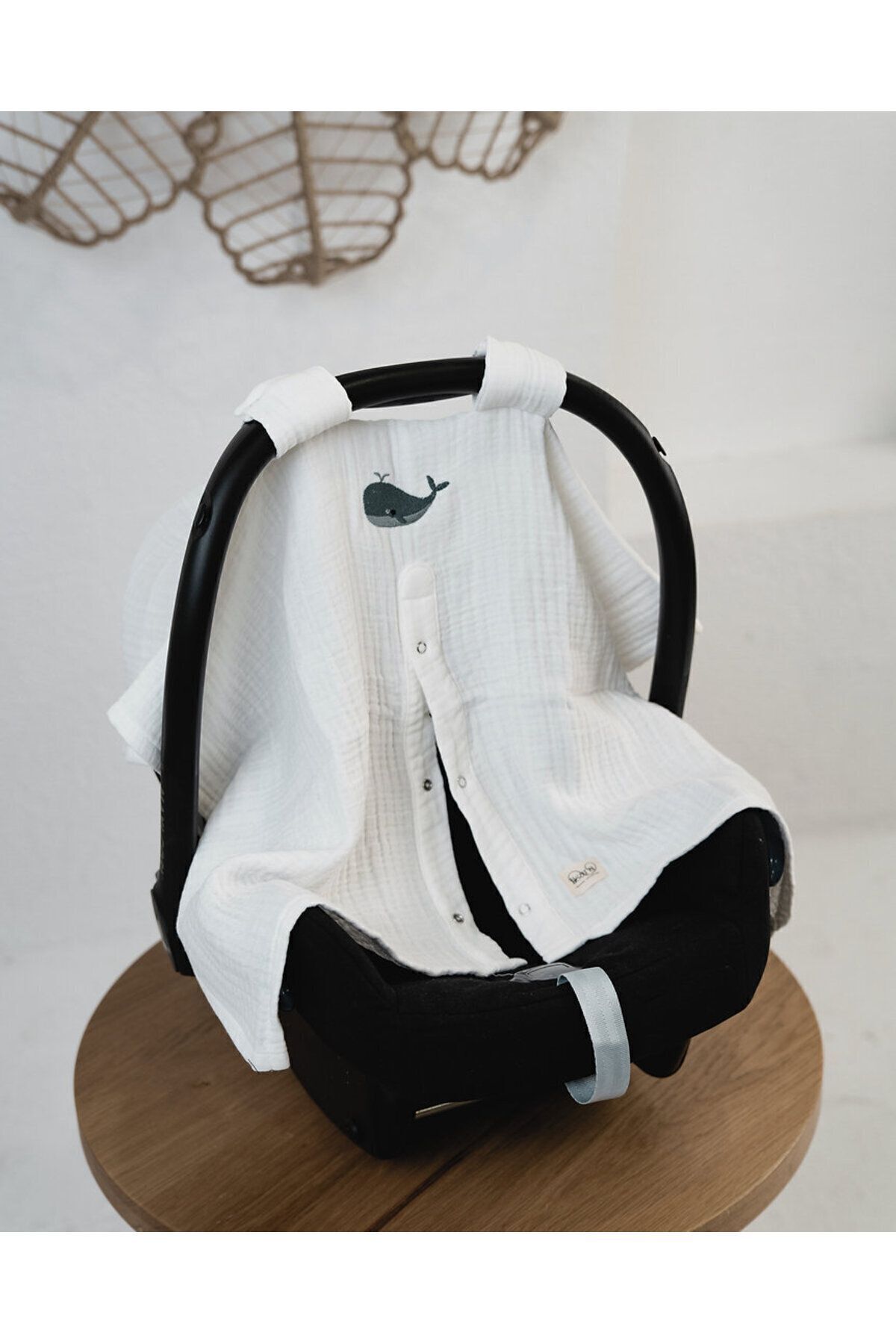 Lisara Puset örtüsü 4 kat müslin 100% pamuk balina nakis detayli