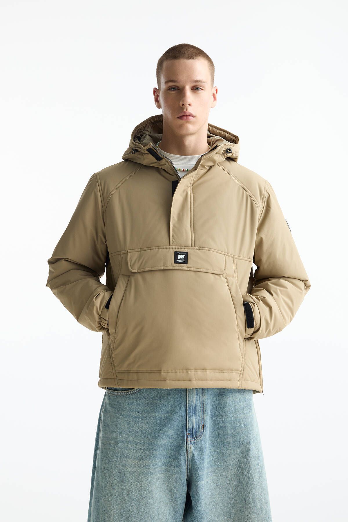 کاپشن کلاه‌دار با جیب کانگورویی از برند پل اند بیر  Pull & Bear