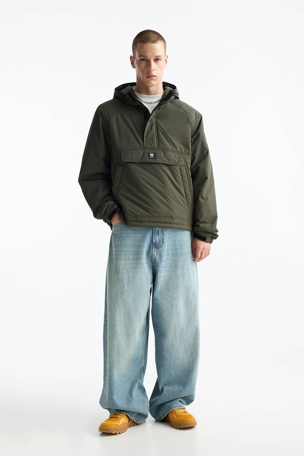 کاپشن کلاه‌دار با جیب کانگورویی از برند پل اند بیر Pull & Bear