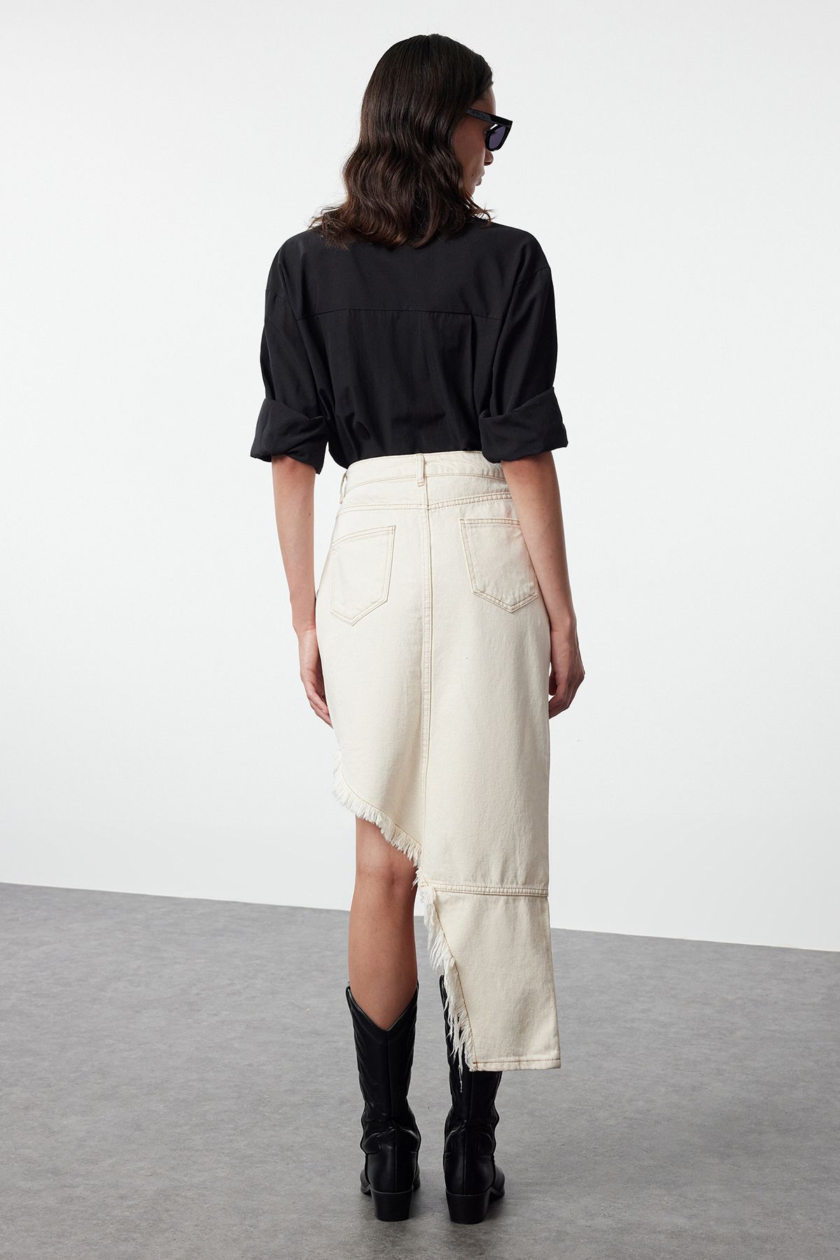 Trendyol Collection-Джинсова спідниця міді асиметричного крою кольору екрю з пушком TWOAW22ET0140 5