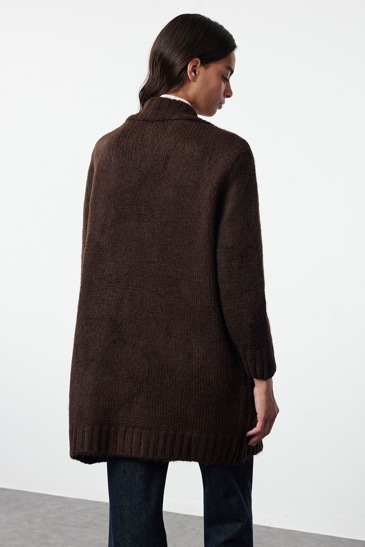 Trendyol Collection-Wide Fit Brown Knitwear Cardigan - Soft Texture Twoaw25Hi00275 5