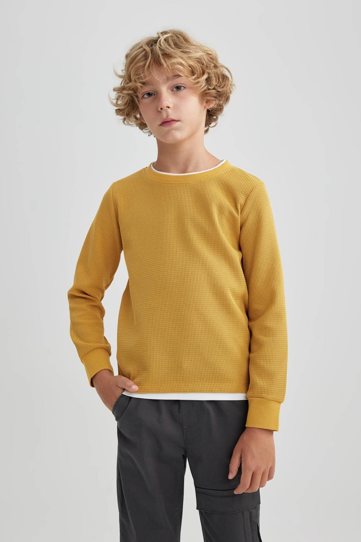 DeFacto Langarm-t-shirt Mit Rundhalsausschnitt Und Waffelmuster Für Jungen V1186a623au für Jungen - 5–6 Jahre