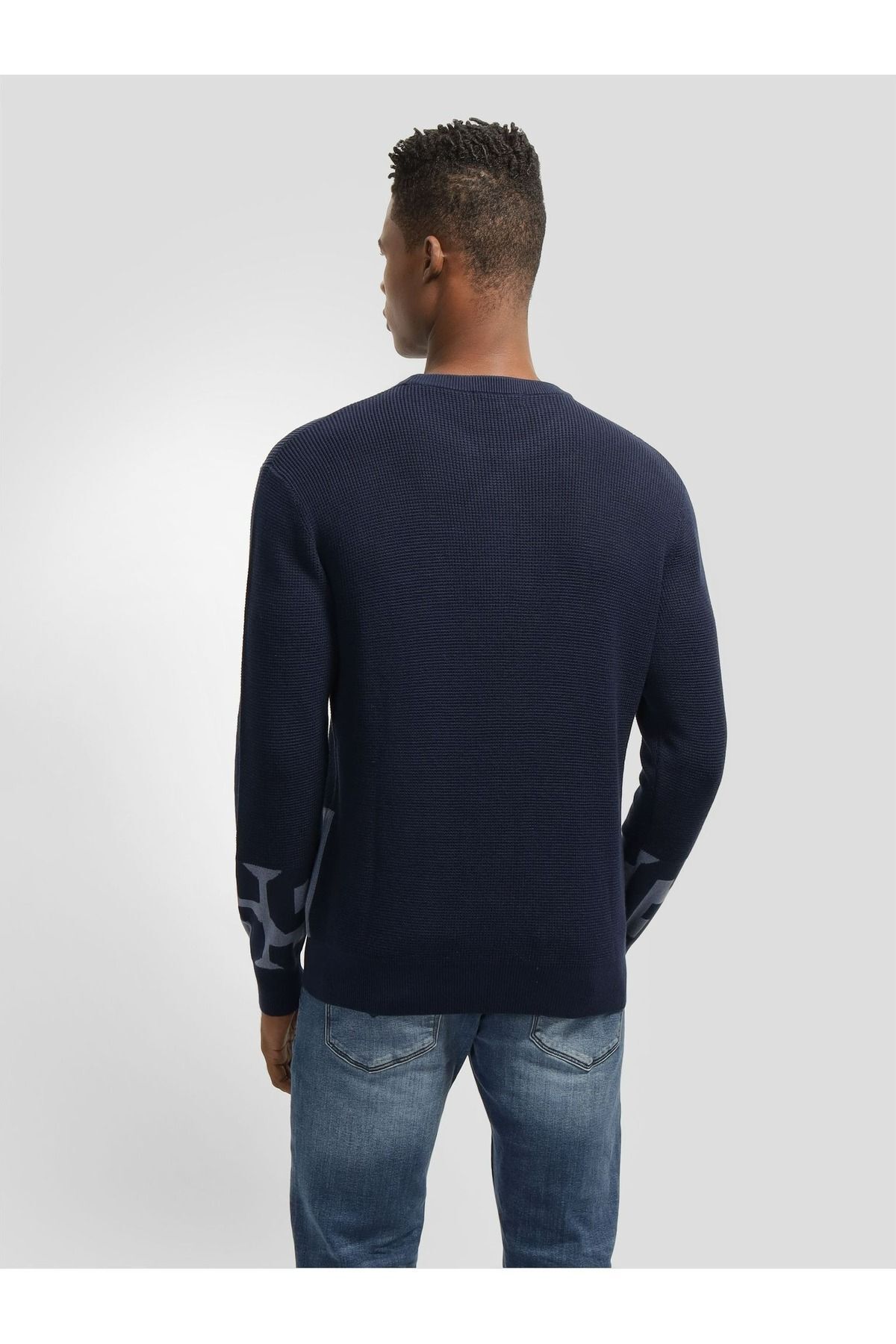 Guess-Jacquar Deemer Cn Ls Outfit 4