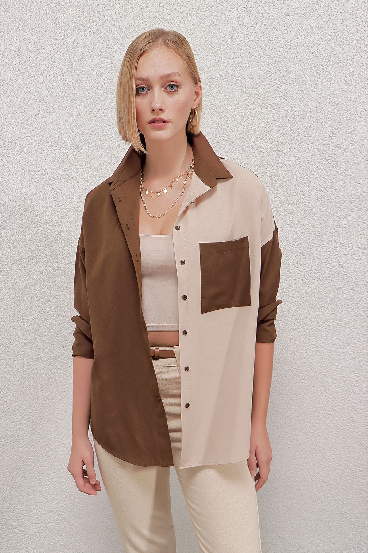 chemise basique en popeline colorée brown cream pour femme hzl22s bd1201161