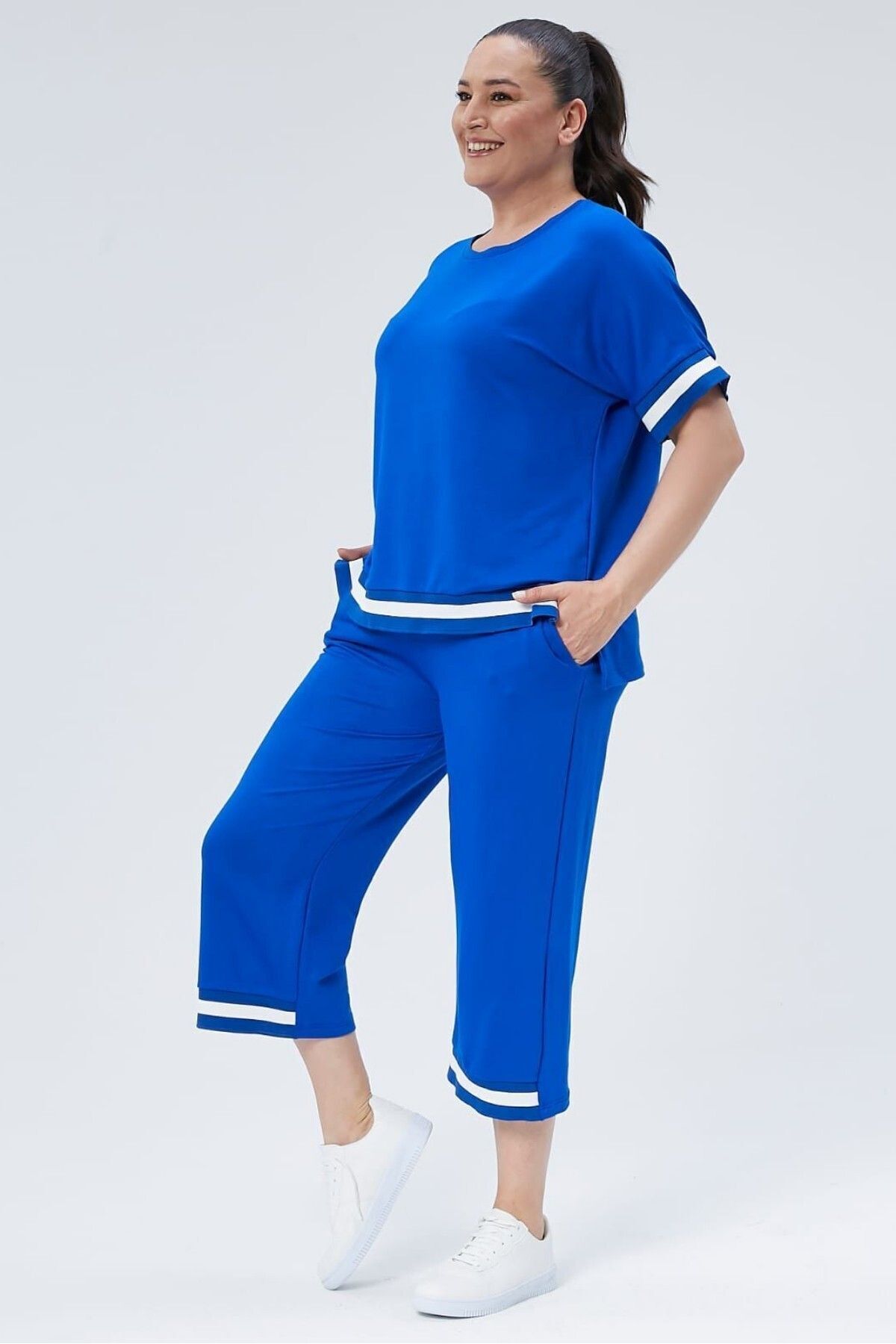 sinemisxxl kısa kollu  kapri  boy  mavi beyaz takım