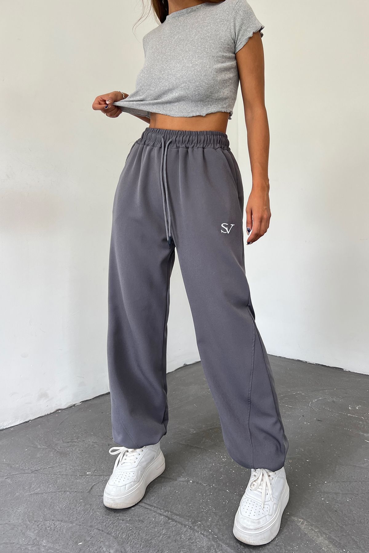 Sun Victoria  Kadın Gri Nakışlı Ayarlanabilir Oversize Bol Paça Pantolon/Eşofman Altı - Görsel 6