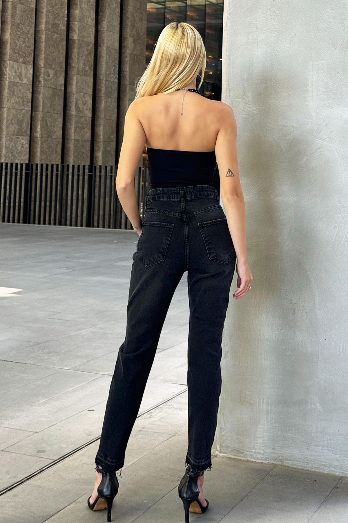 Trend Alaçatı Stili-Jeansy damskie rurki z wysokim stanem i rozdarciami - czarne ALC-X12555 6