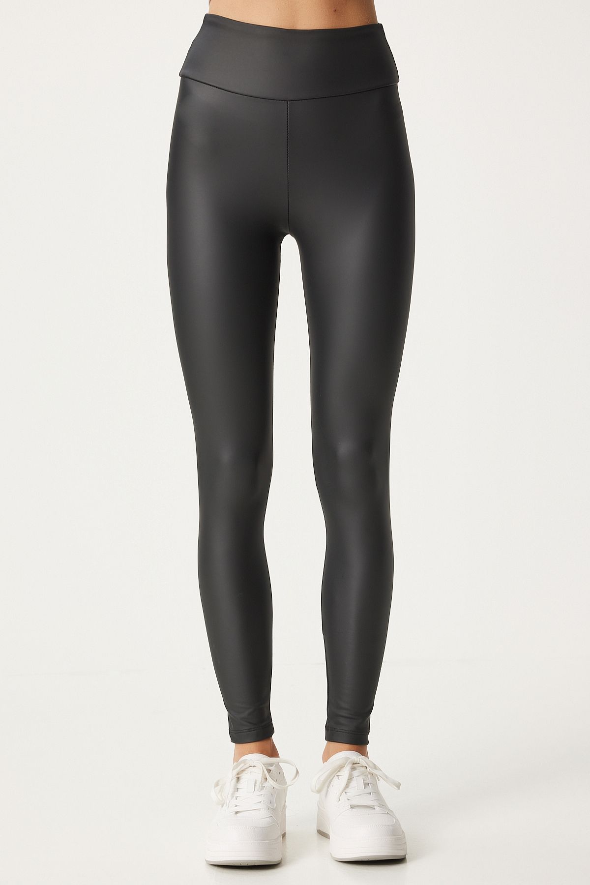Happiness İstanbul-Schwarze Leggings aus Kunstleder mit hoher Taille und Raster-Formgebung für Damen BE00021 7