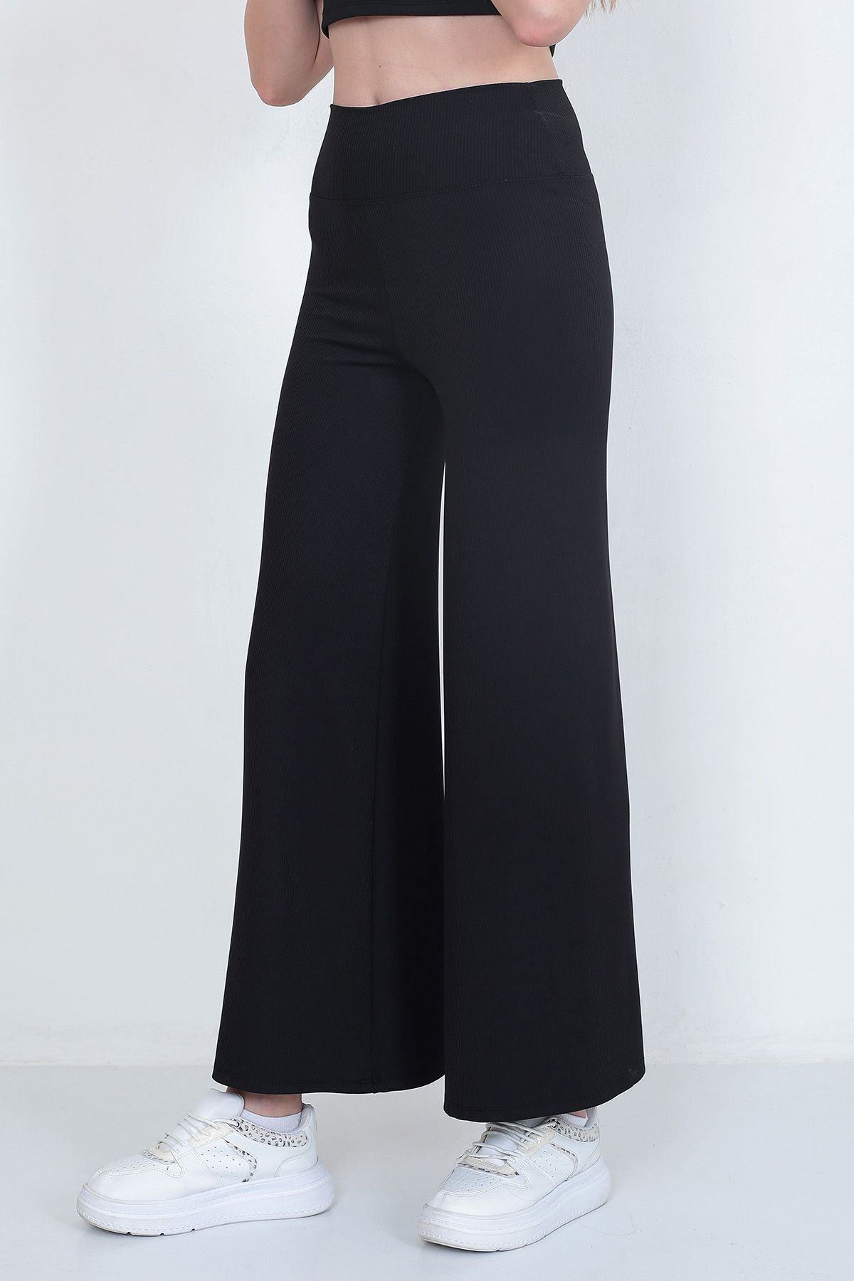 complete the look image