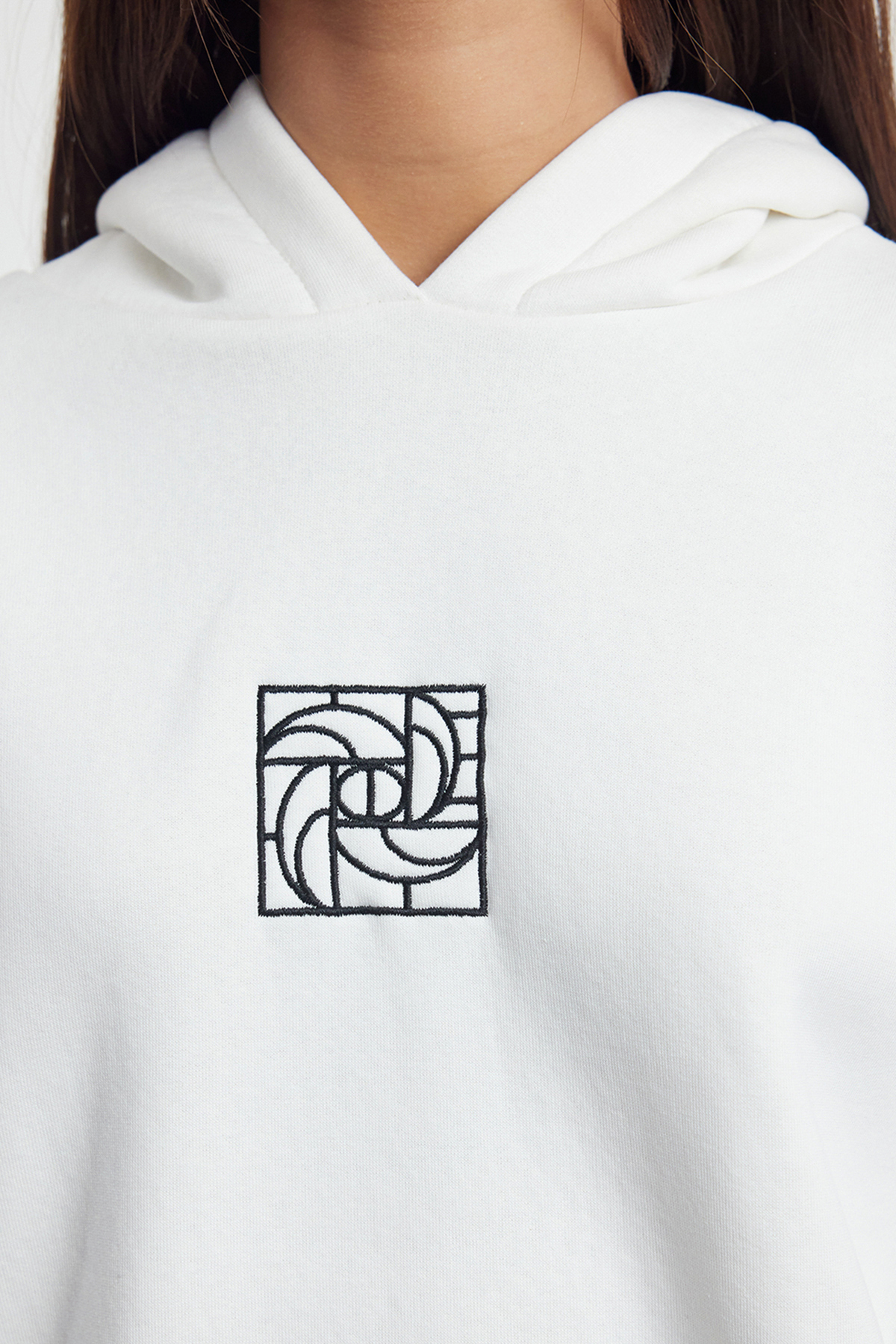 Trendyolmilla  Ekru Oversize/Geniş Kalıp Nakışlı Kalın İçi Polarlı Örme Sweatshirt TWOAW25SW00070 - Görsel 4