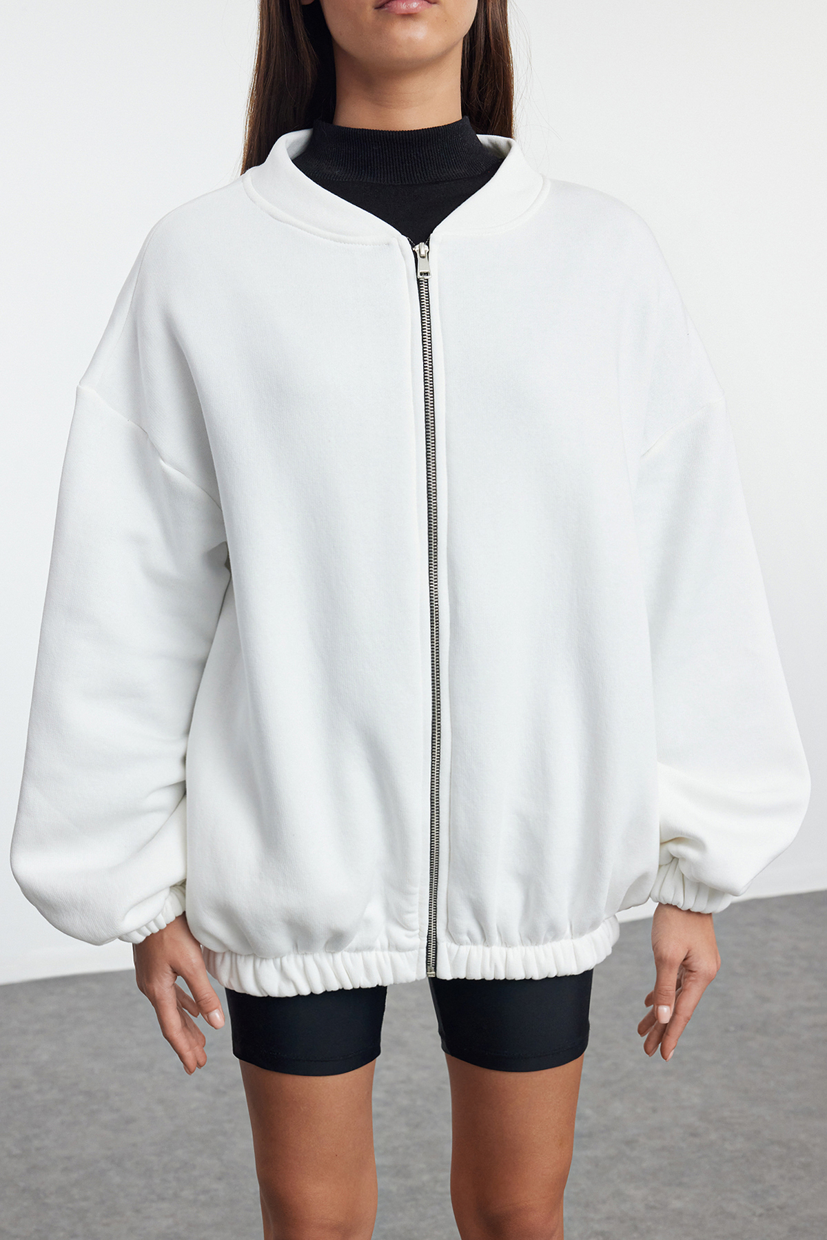 Trendyol Collection Vastag polár belső Ecru kötött pulóver - cipzáras, széles szabású TWOAW25SW00122