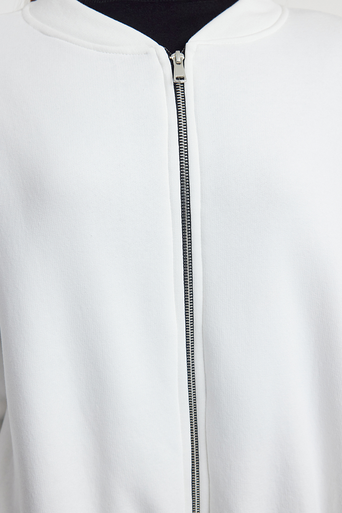 Trendyol Collection Vastag polár belső Ecru kötött pulóver - cipzáras, széles szabású TWOAW25SW00122