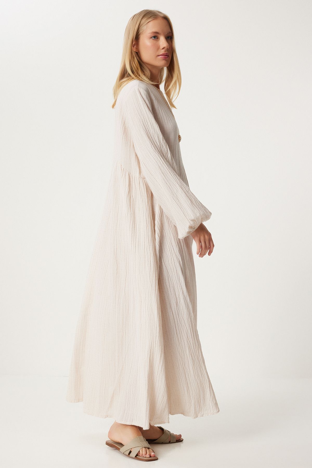 Happiness İstanbul-Cremefarbenes Musselin-Kleid mit Ballonärmeln – bequeme Passform DM00141 3