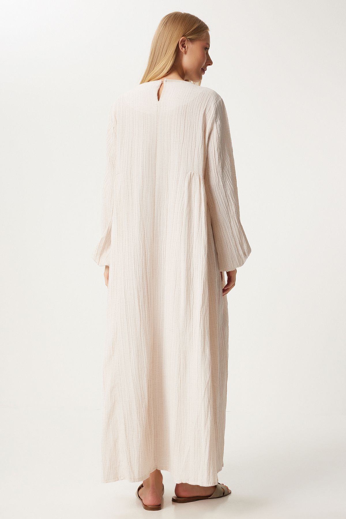 Happiness İstanbul-Cremefarbenes Musselin-Kleid mit Ballonärmeln – bequeme Passform DM00141 7