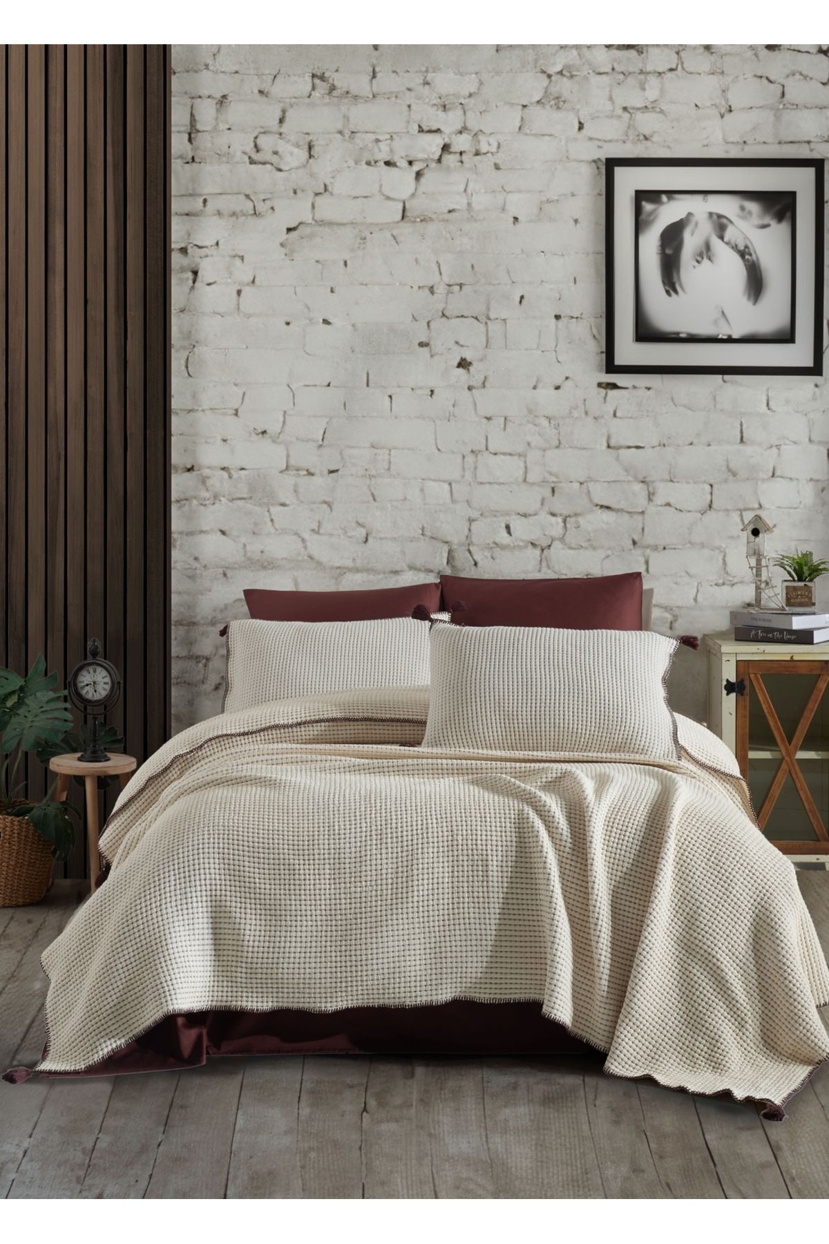 Dantela-Set de pat cu smocuri Burgundy Drina 1