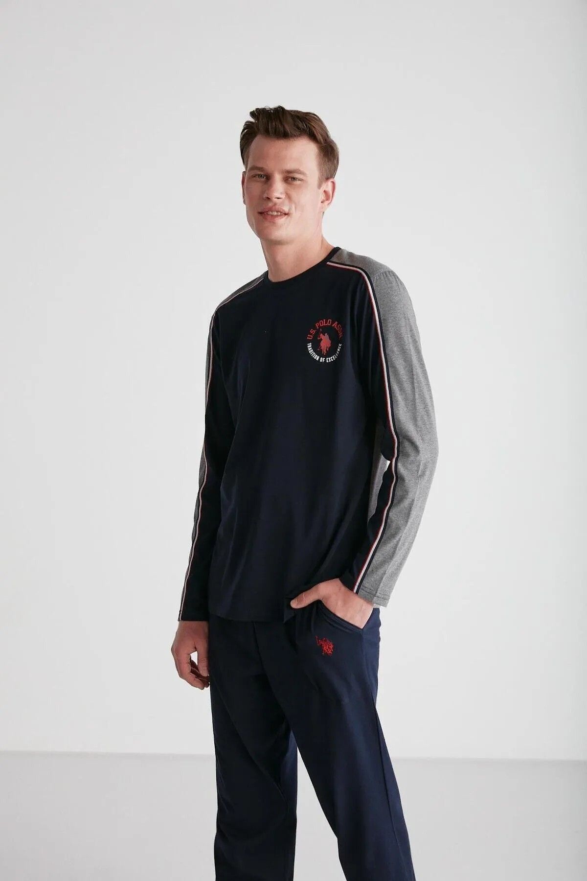 ست پیژامه آبی مردانه پایه. پولو اسن. لباس خواب یقه گرد طرح دار U.S. Polo Assn.