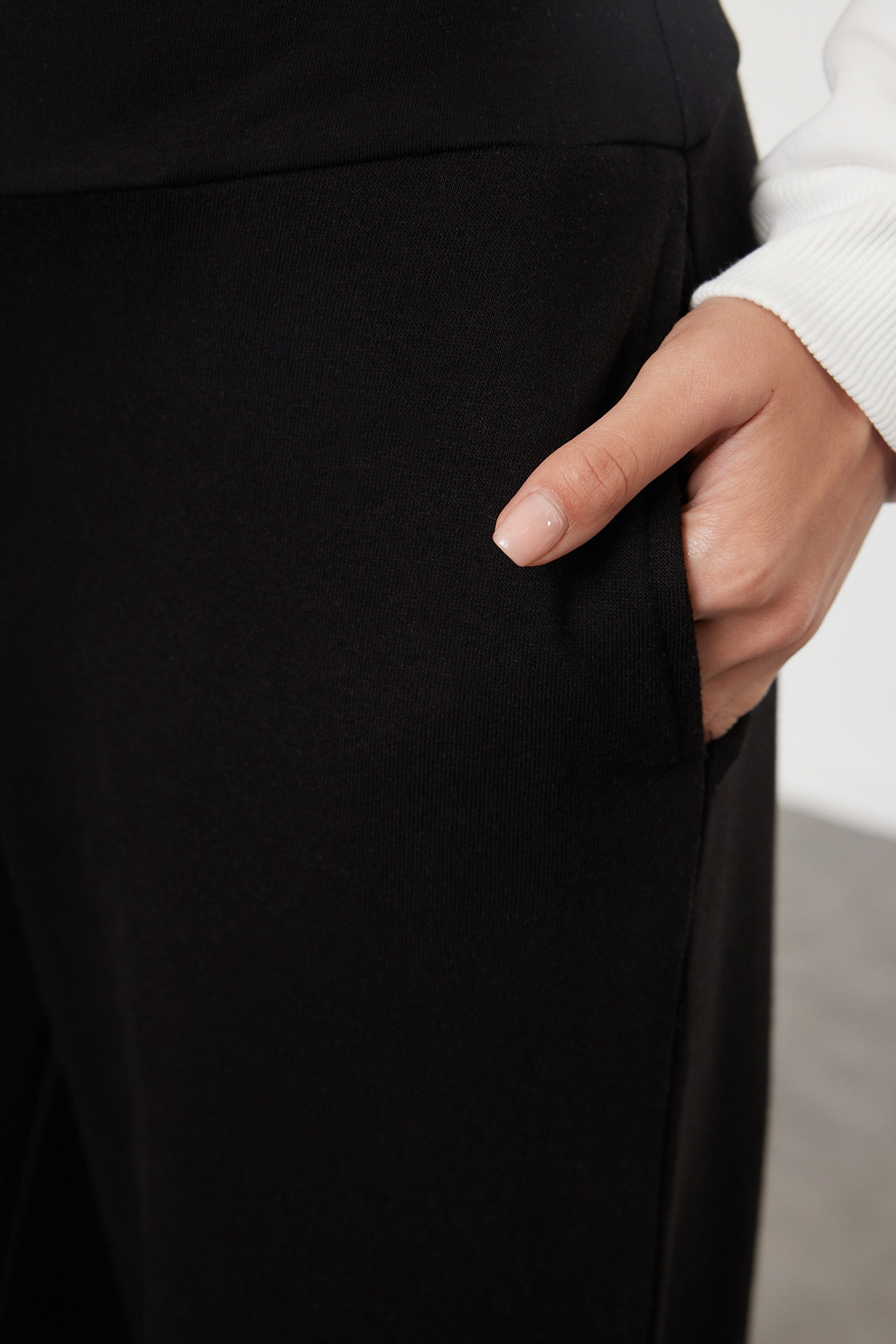 Trendyol Collection Extra High Waist Black Wide Leg Trousers - Twoaw25pl00026