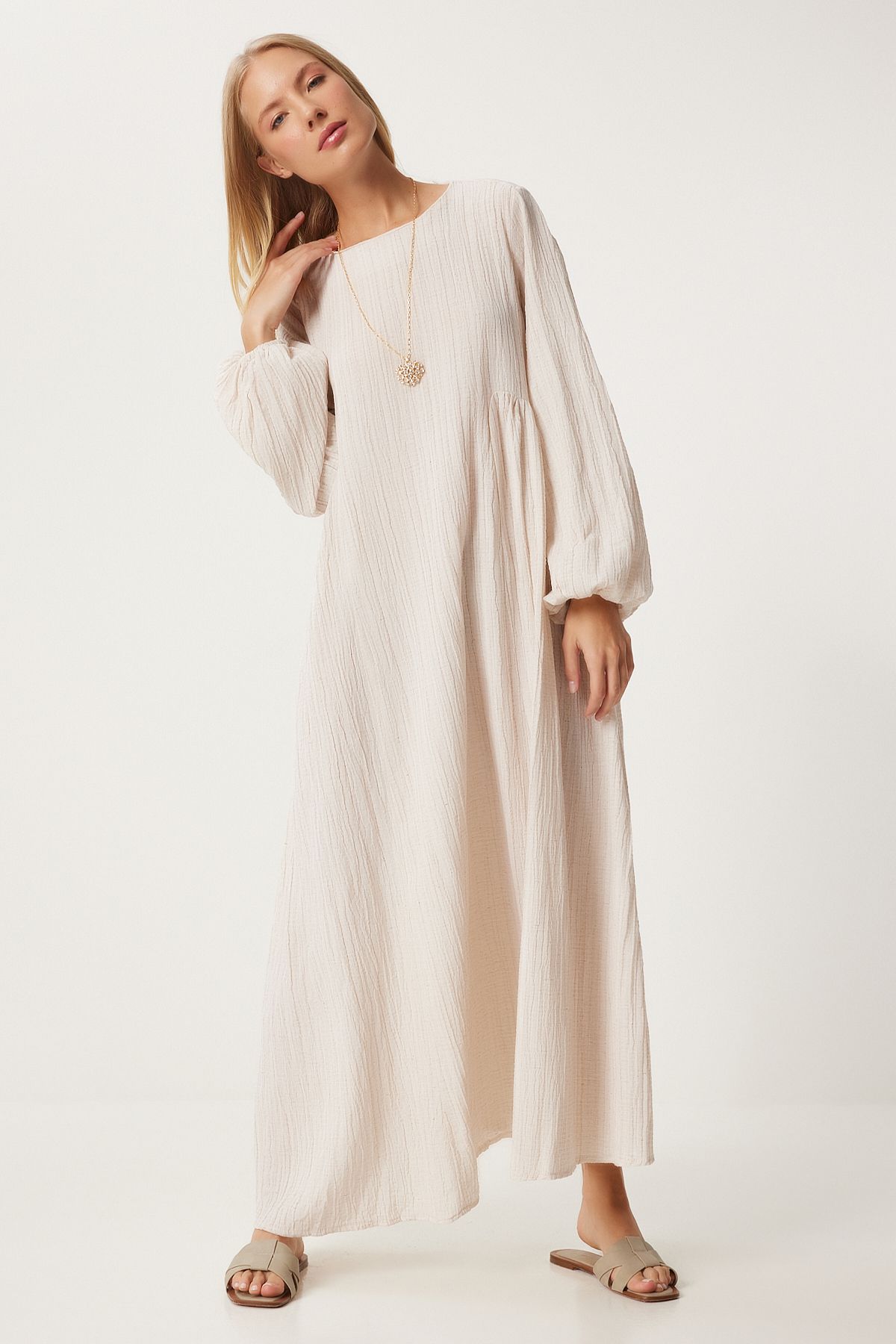 Happiness İstanbul-Cremefarbenes Musselin-Kleid mit Ballonärmeln – bequeme Passform DM00141 4