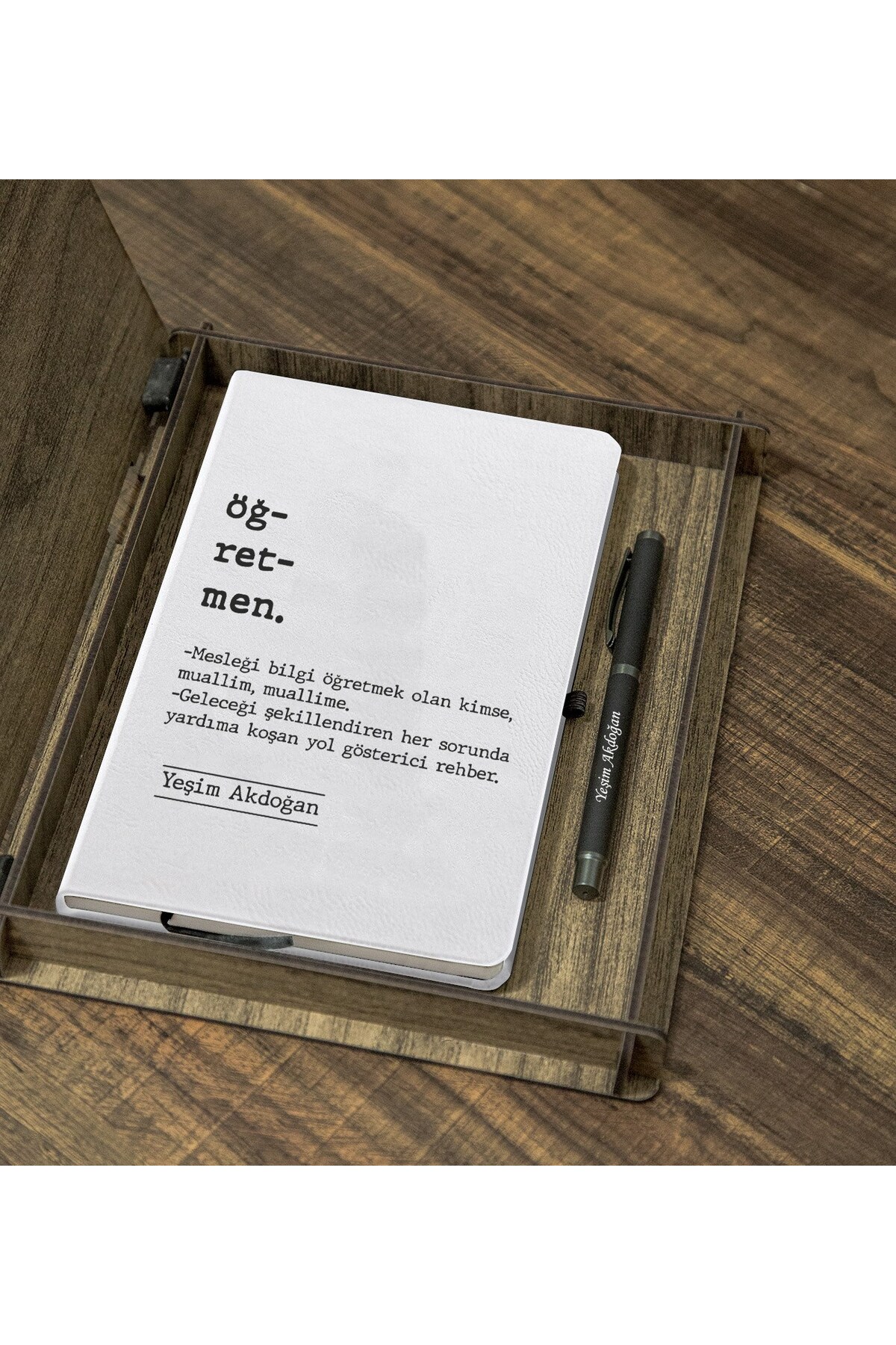 Yaprak Hediyelik Kişiye Özel Öğretmen Tasarımlı Ahşap Kutulu Ajanda Kalem Seti