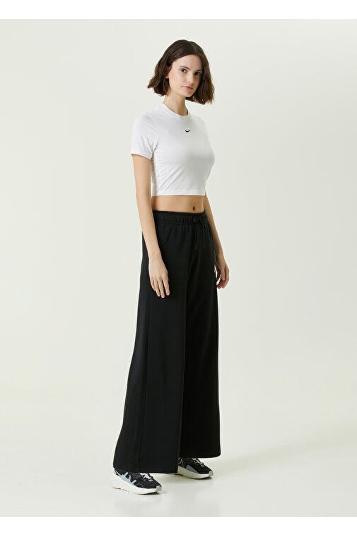 Nike sportswear slim fit crop top hot sale
