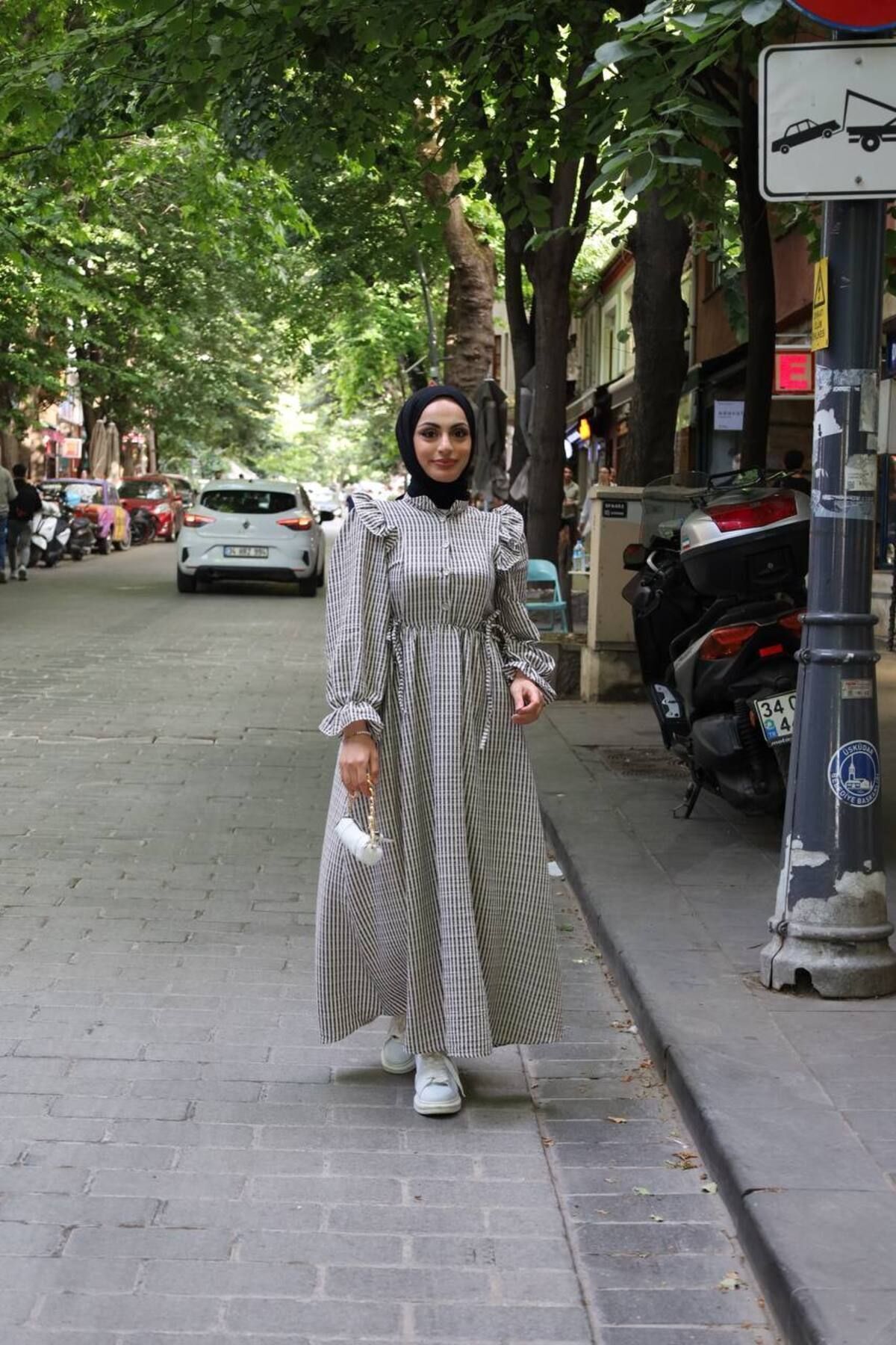 OMUZU FIRFIRLI ÇİZGİLİ GOFRE ELBİSE