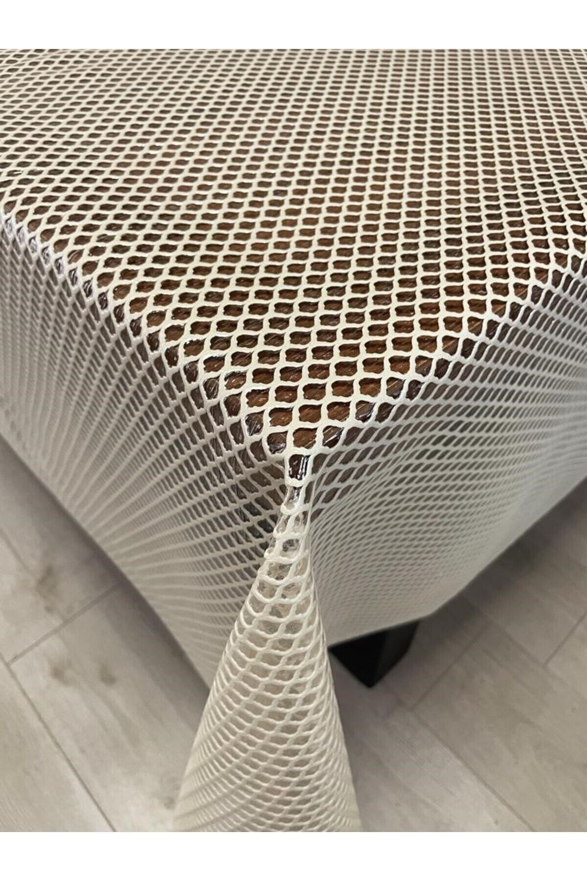 Capensis Erasable PVC Coated Non-Slip Luxury Tablecloth