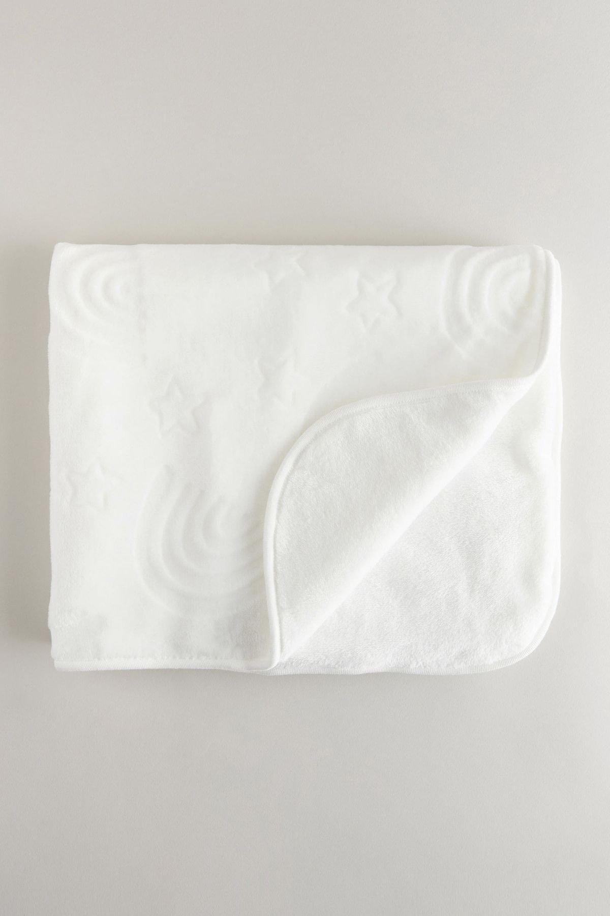 Next Baby-White Fleece Rainbow Patterned Blanket 1