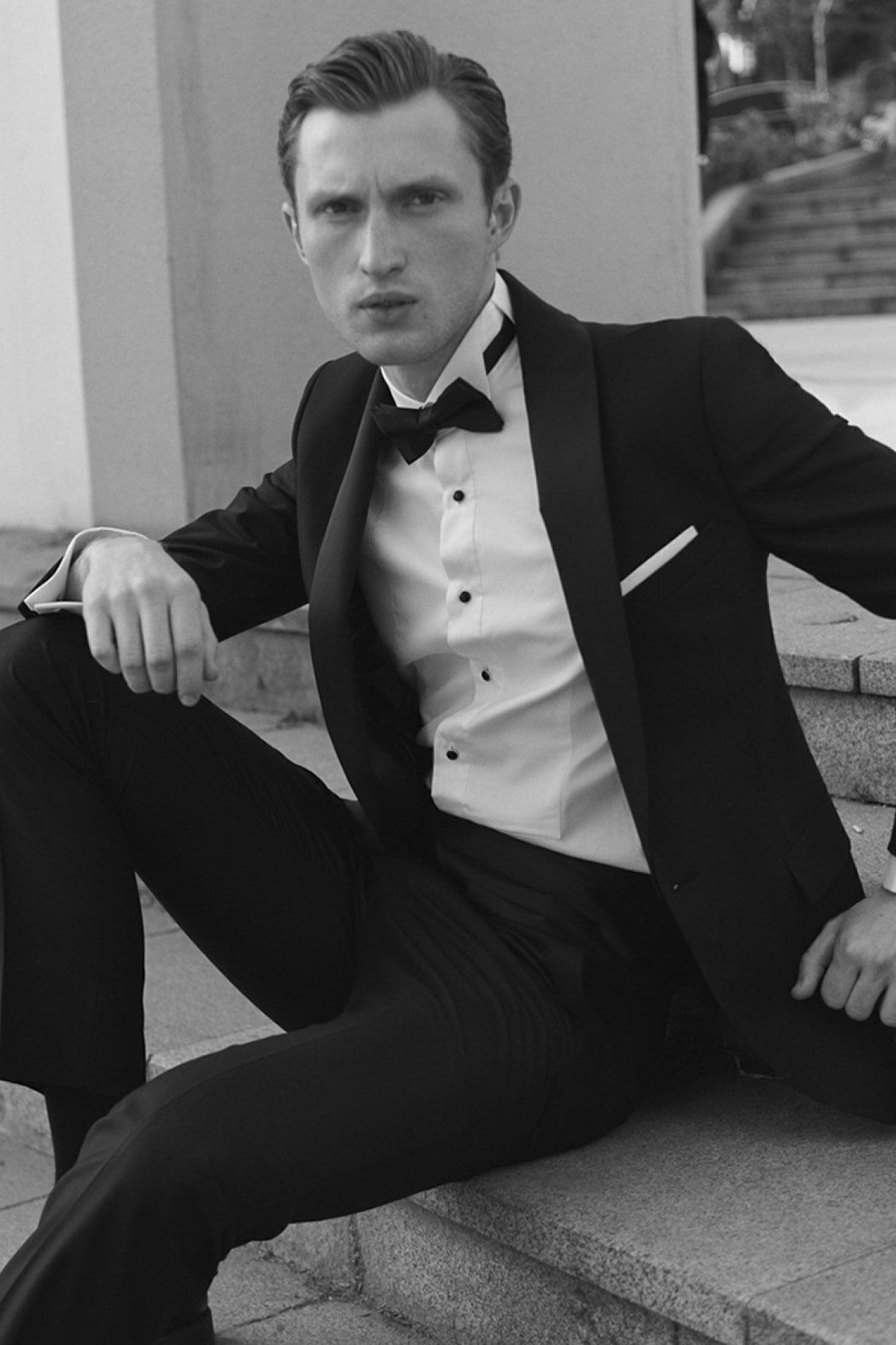 آلتین ییدلیز کلاسیکس کت و شلوار دامادی مردانه مشکی اسلیم فیت، یقه تک رنگ باریک، طرح جناغی