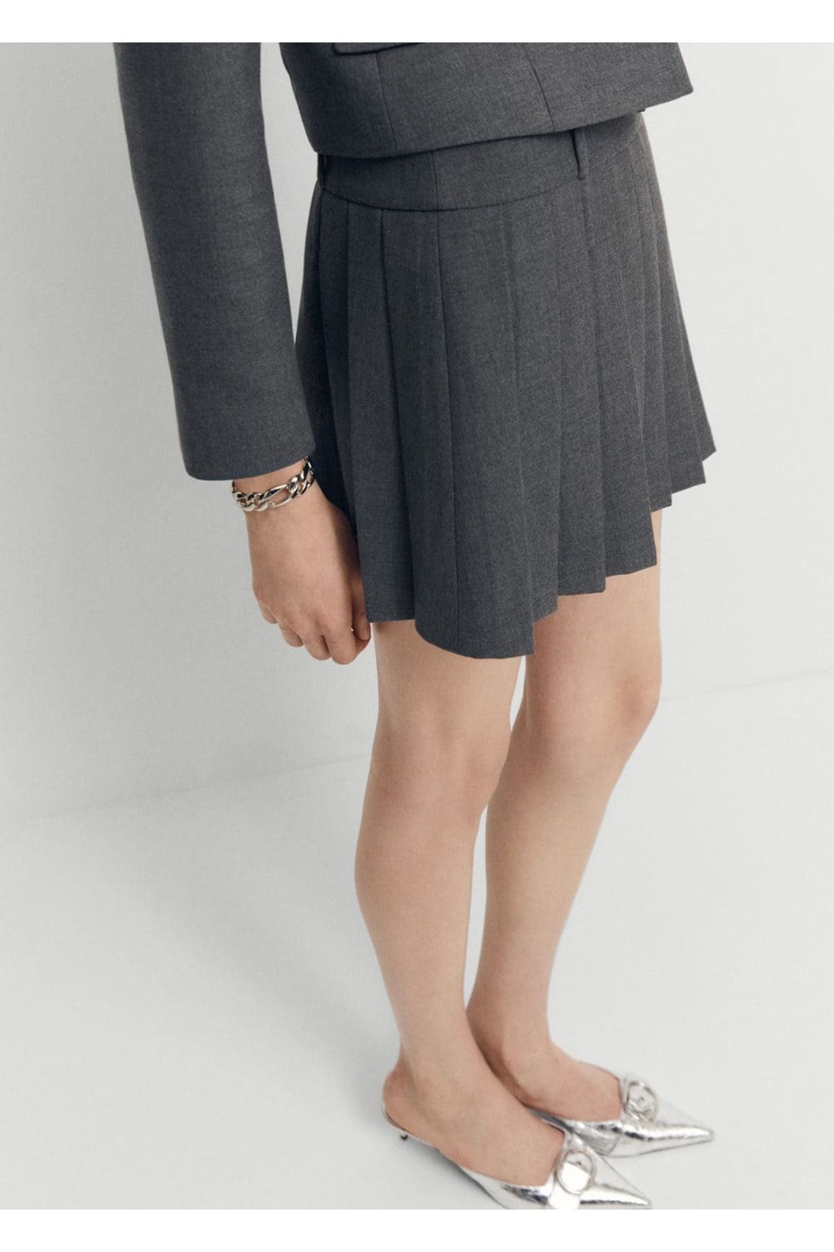 complete the look image