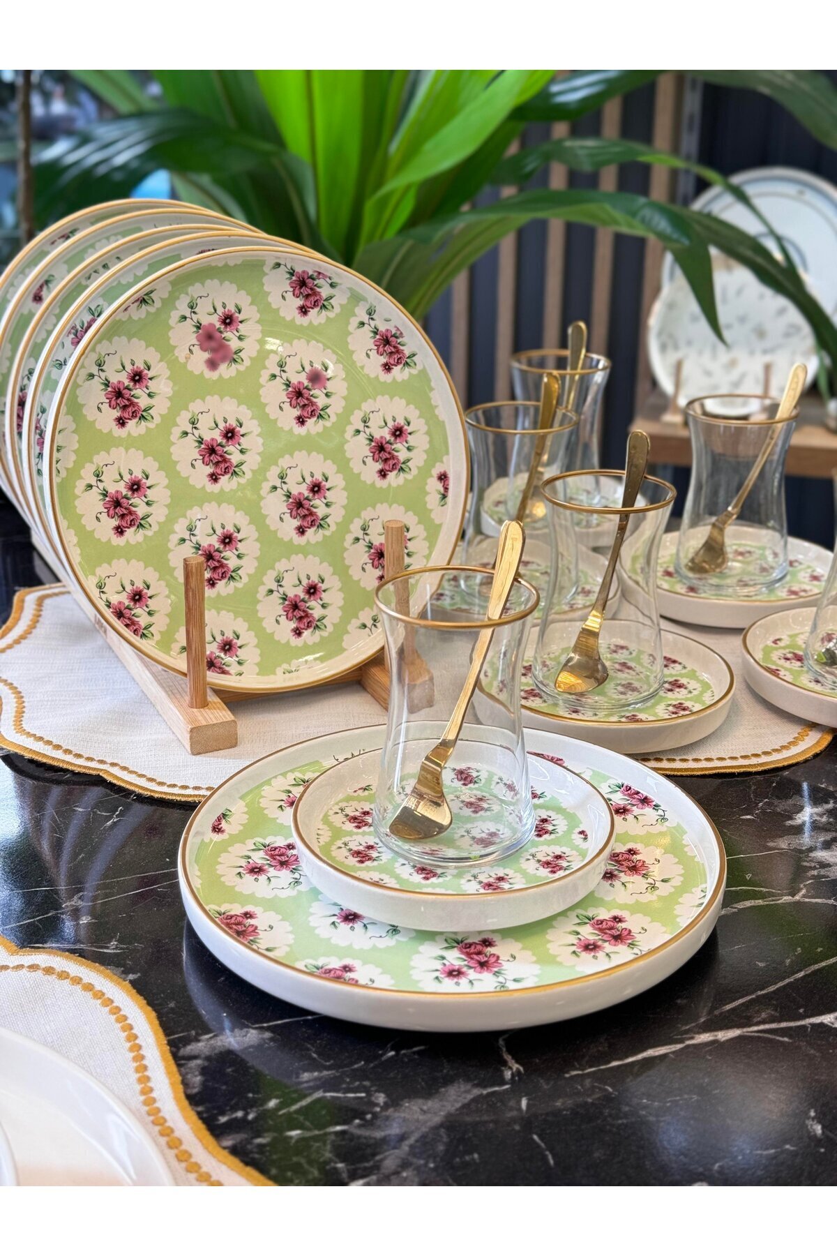 Ceramic 18-Piece Modern Mint Cake Tea Set White 21 Flowers 6+ Round Cake Plate in Micro
