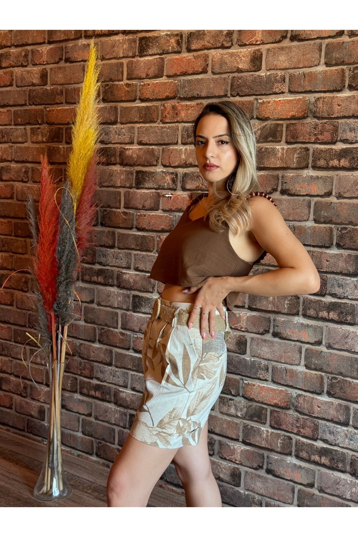 ayriss-Leaf Patterned Linen Shorts with Pockets - Straw Belt 2