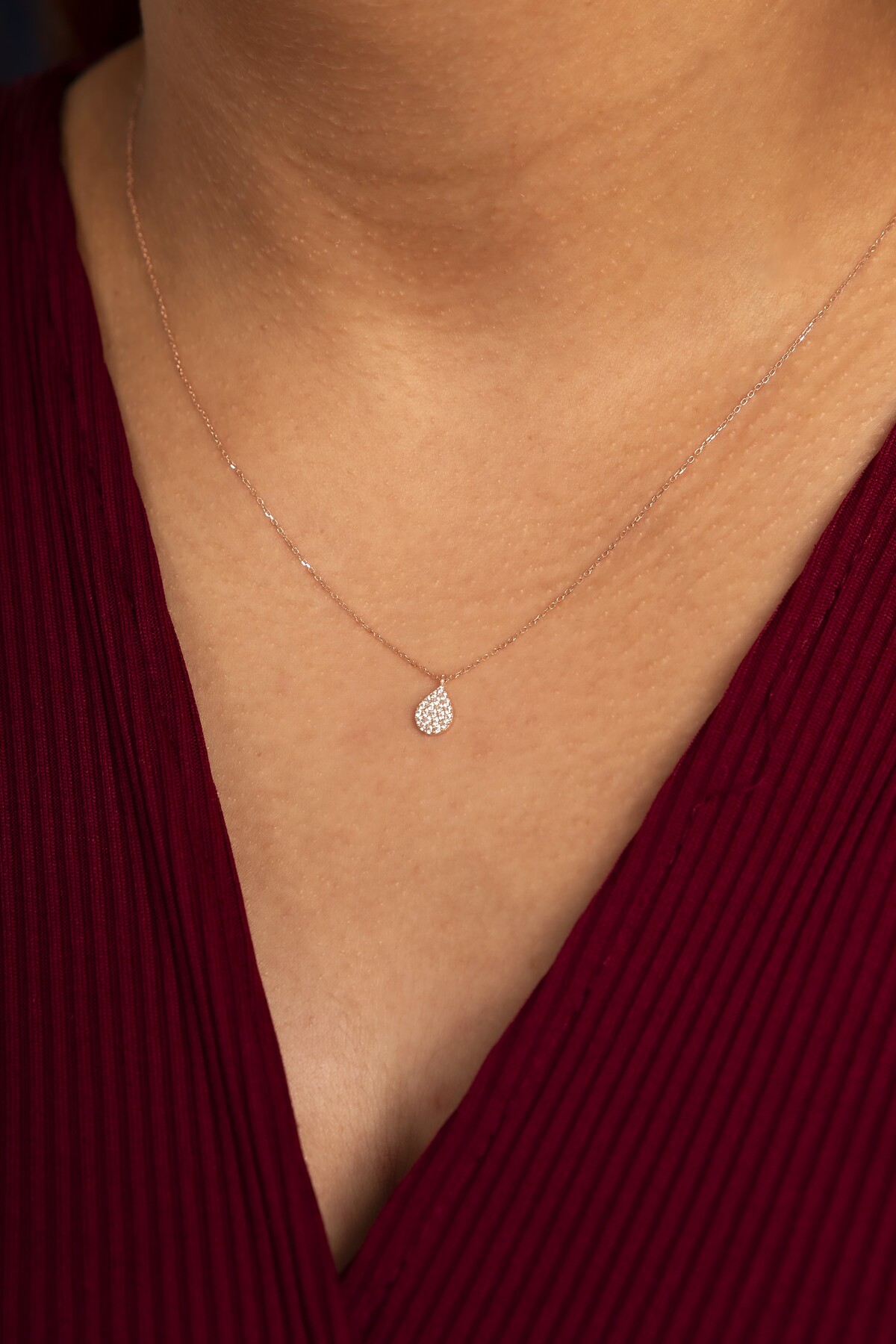 Gümüş Zirkon Taşlı Minimal Damla Rose Kolye