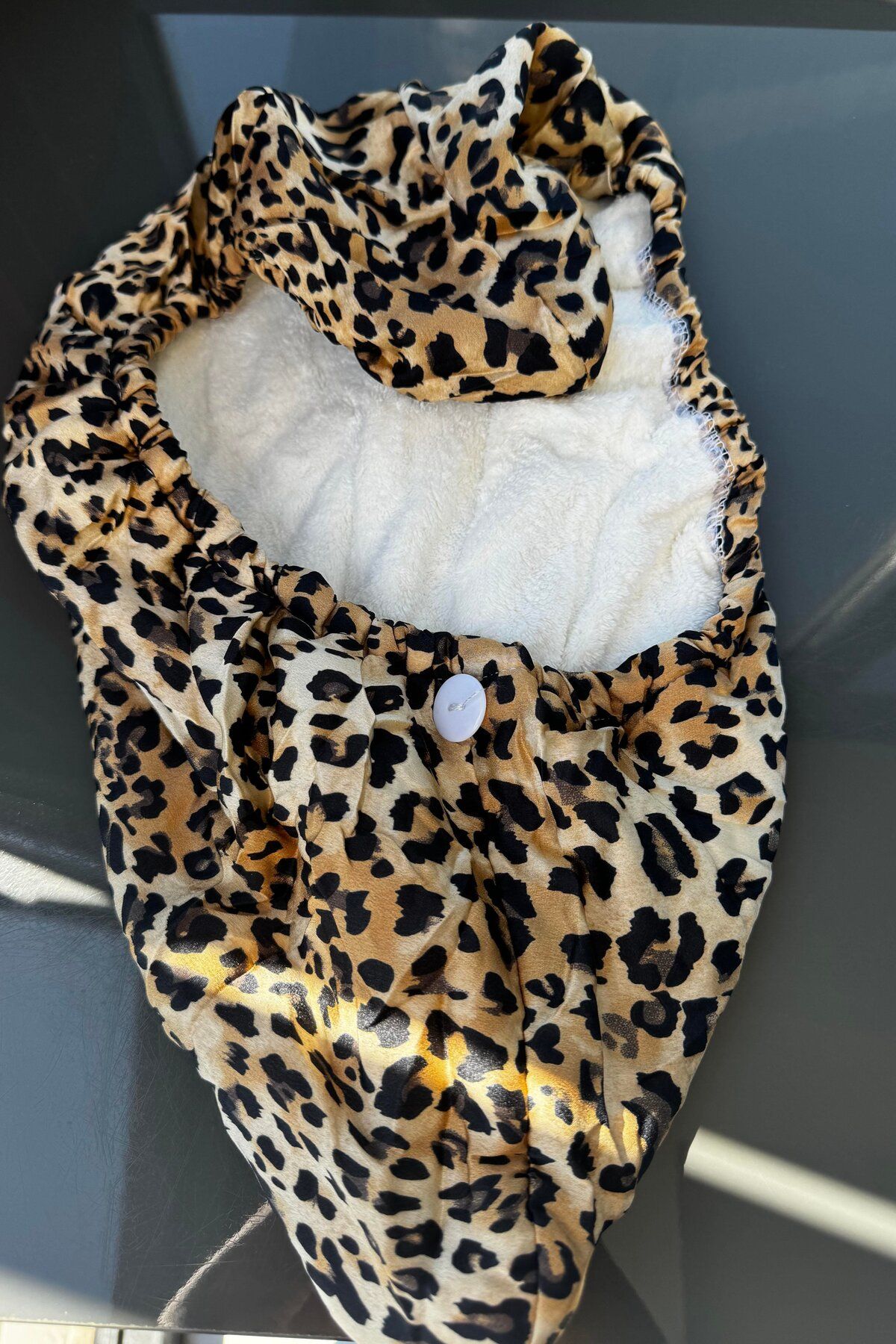TAKIŞTIR-Leopard Patterned Elastic Hair Towel and Cap 2