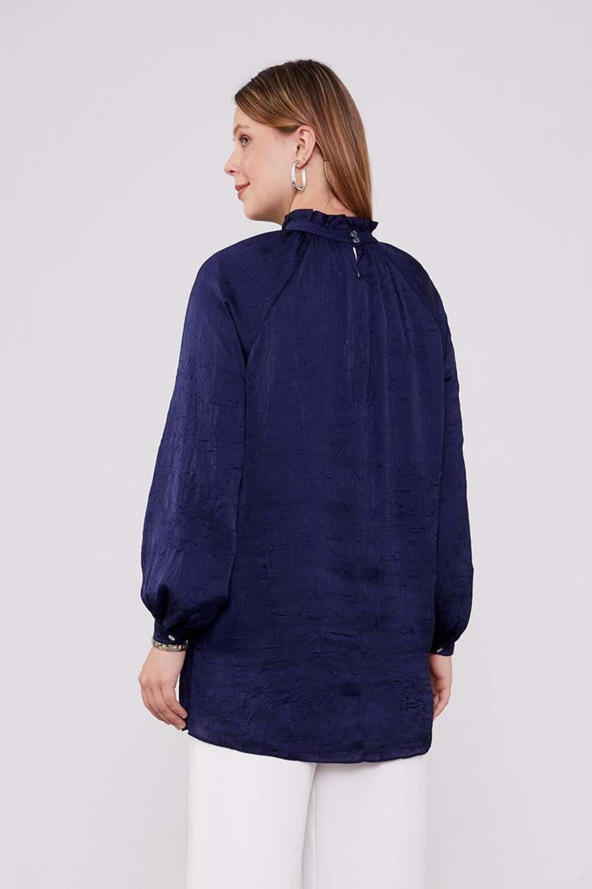 Levidor-- Model Tunic with Burnout from the Collar to the Front 6