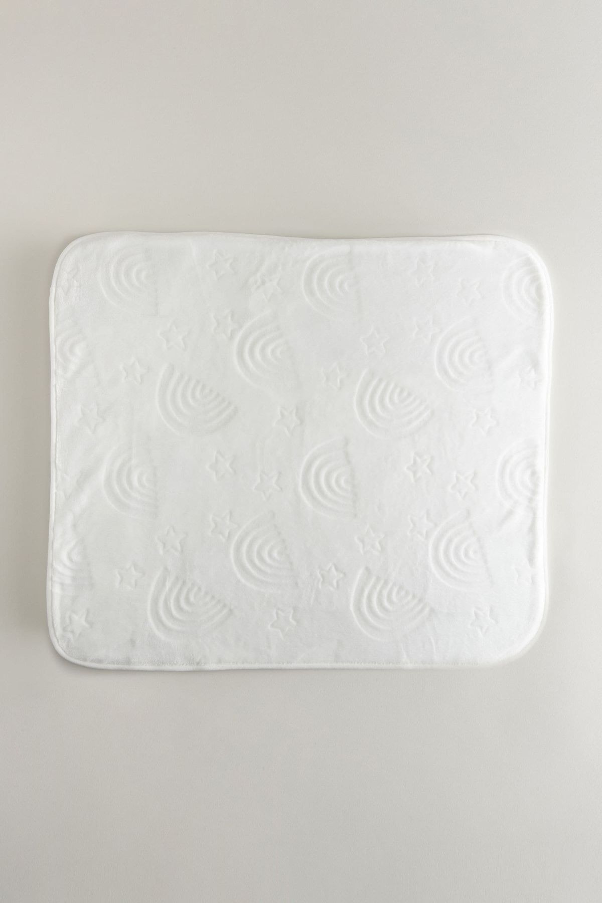 Next Baby-White Fleece Rainbow Patterned Blanket 2