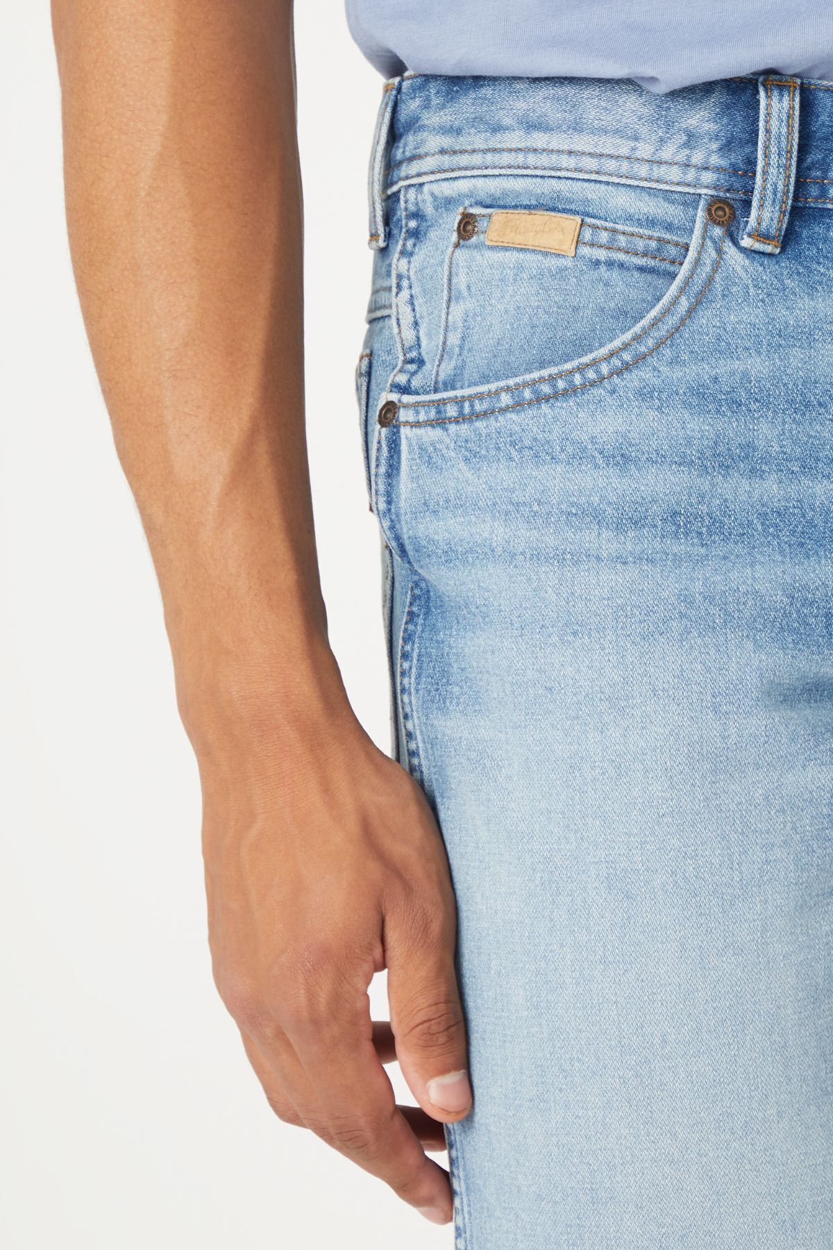 شلوار جین آبی مردانه تگزاس به طور منظم مناسب برش نرمال کمر باریک و رنگ قابل انعطاف Wrangler