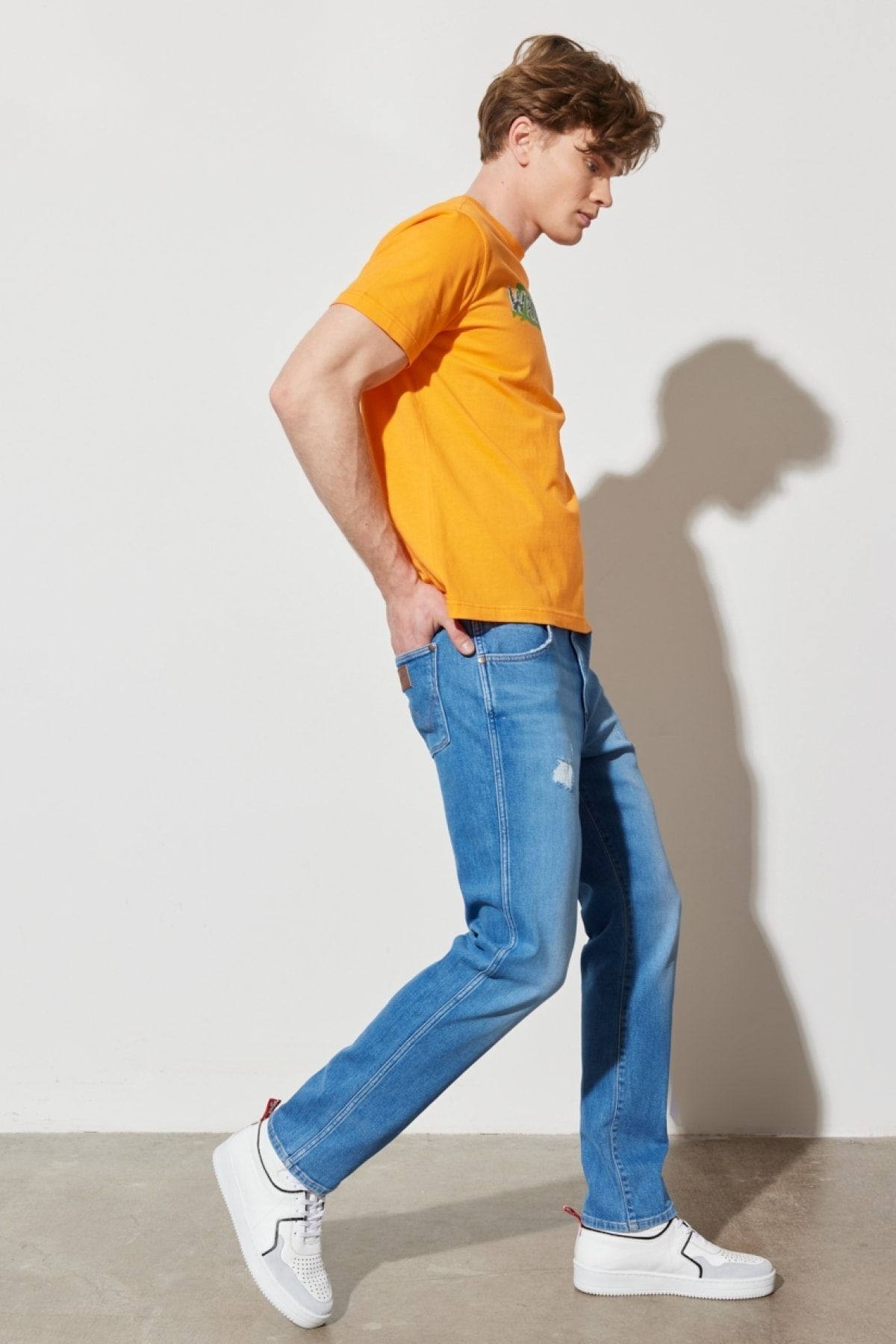 شلوار جین آبی مردانه LARSTON SLIM FIT BRAT BARD کمر کم باریک و انعطاف پذیر Wrangler